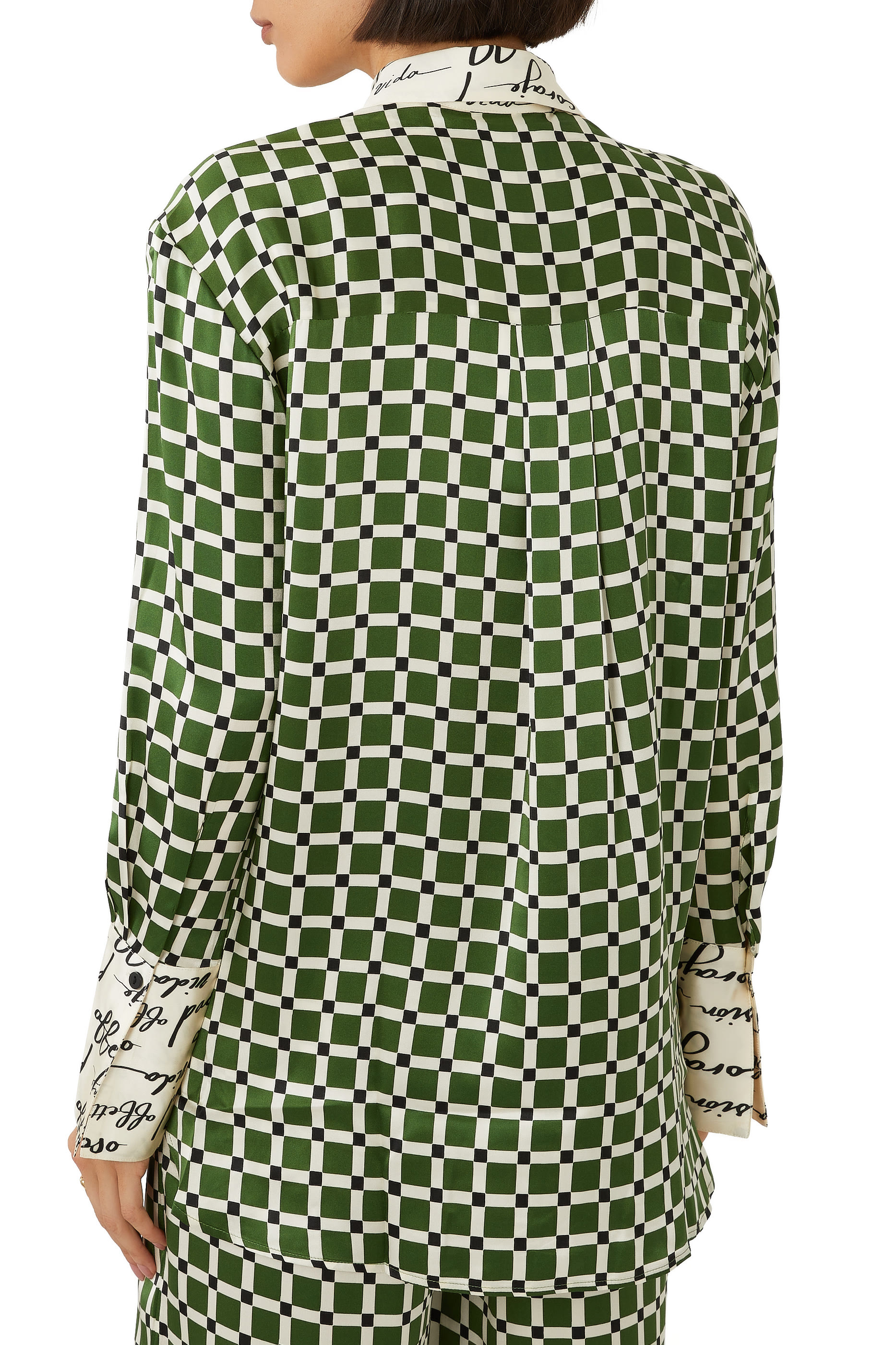 قميص كاهلو مريح بتفاصيل مغايرة