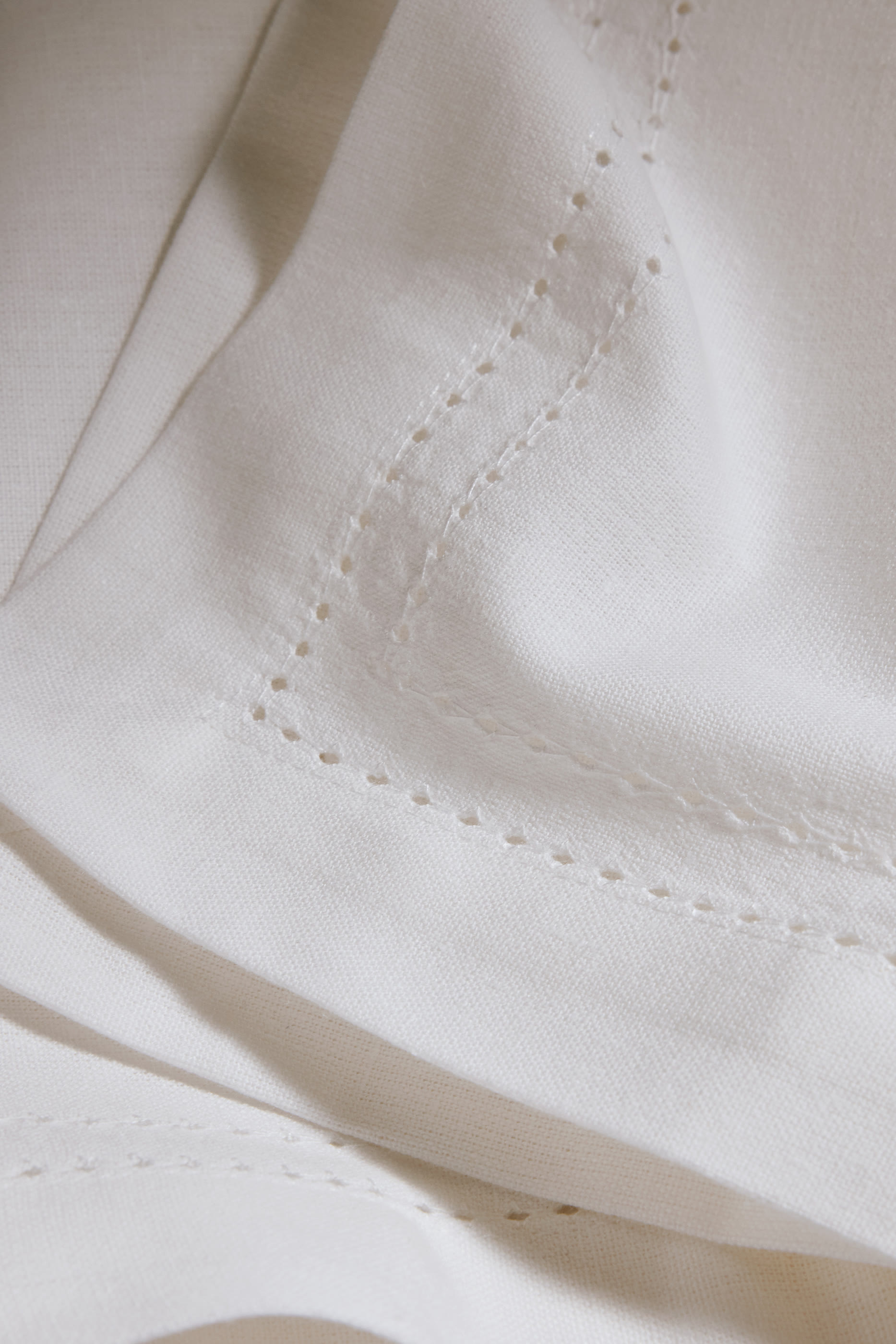 طقم مناديل مزينة بغرزة البيكو، 4 قطع