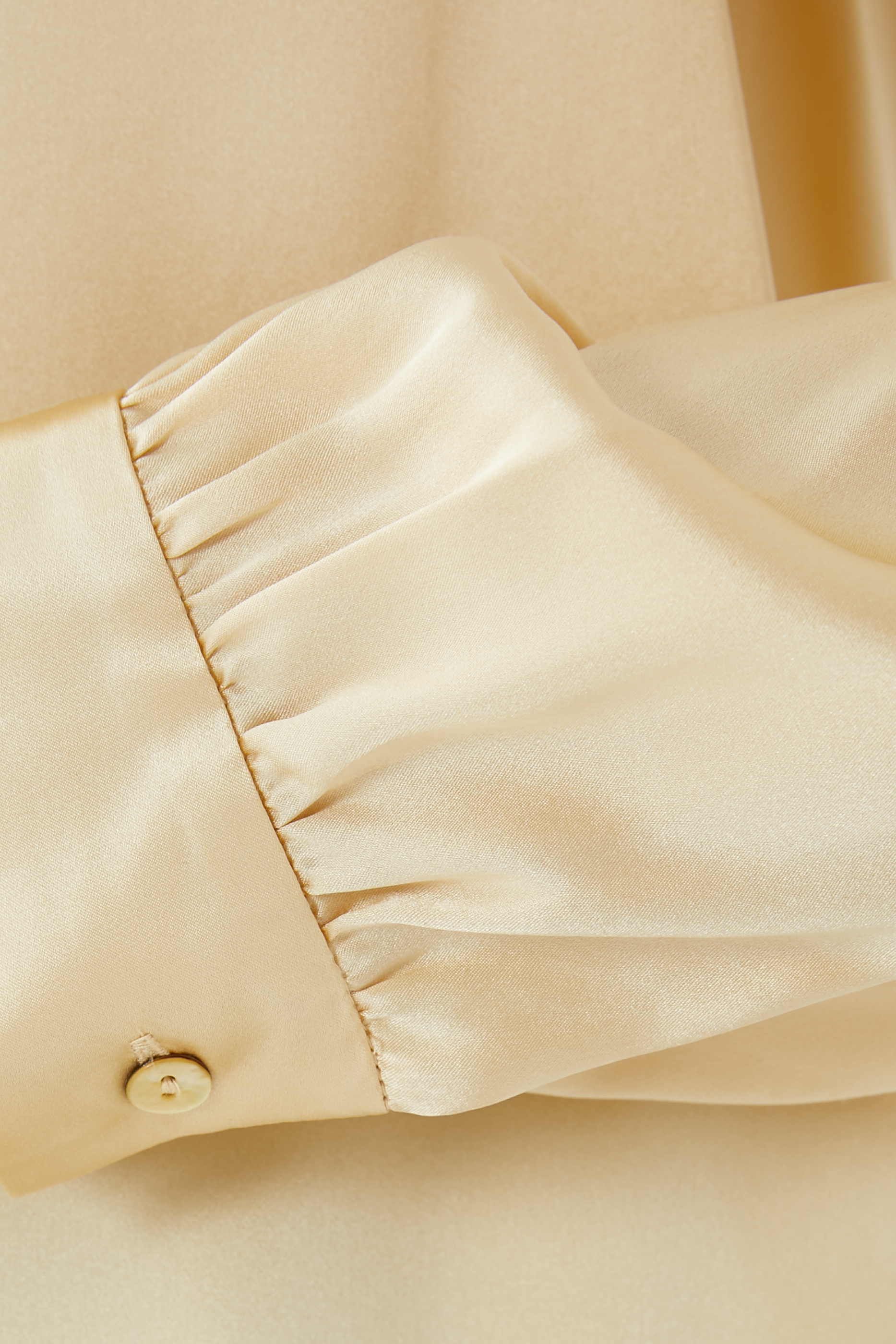 بلوزة بيانكا حرير