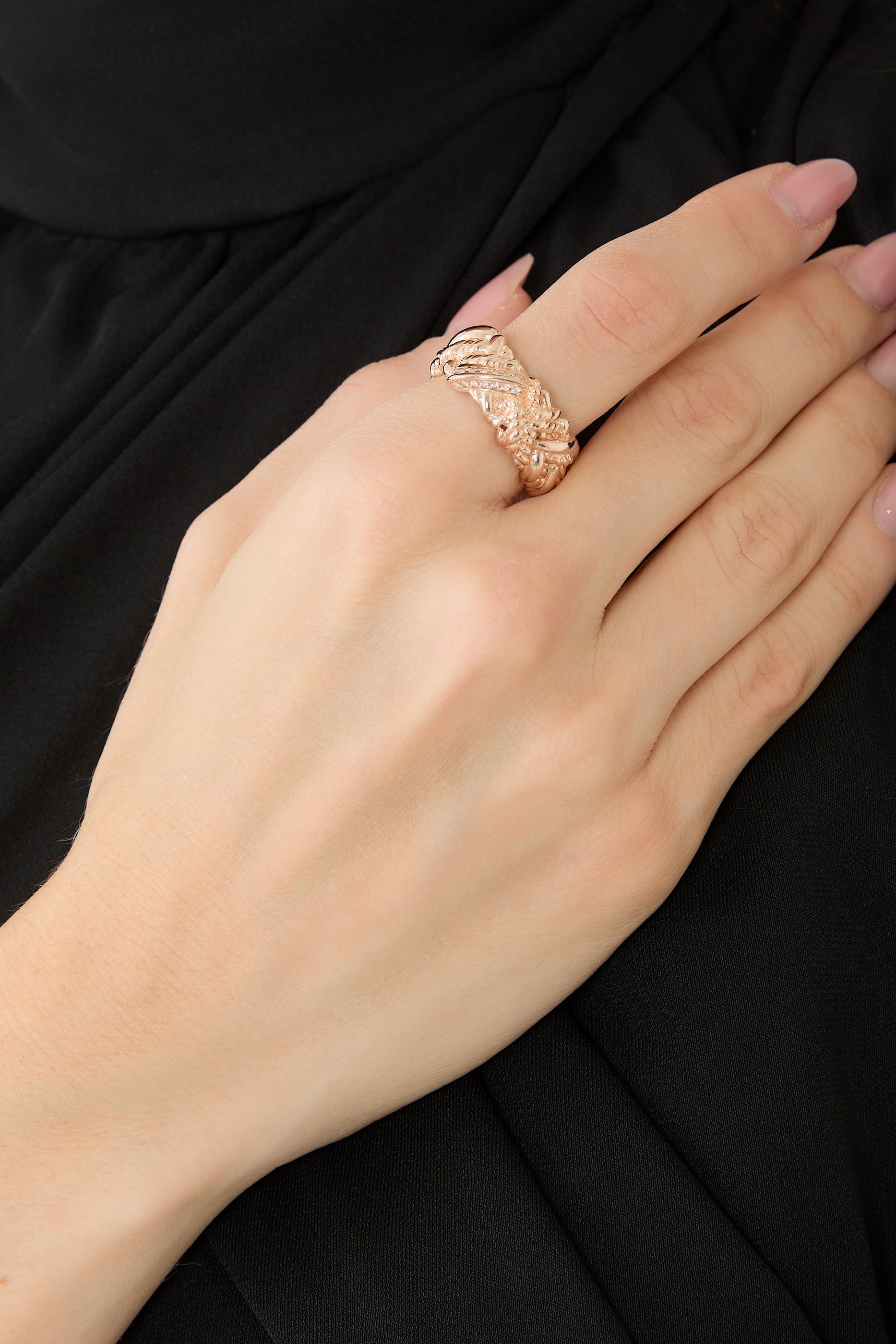 خاتم بتصميم مجدول مزين بأحجار زركونيا مكعبة، فضة إسترلينية مطلية بالذهب عيار 18 قيراط