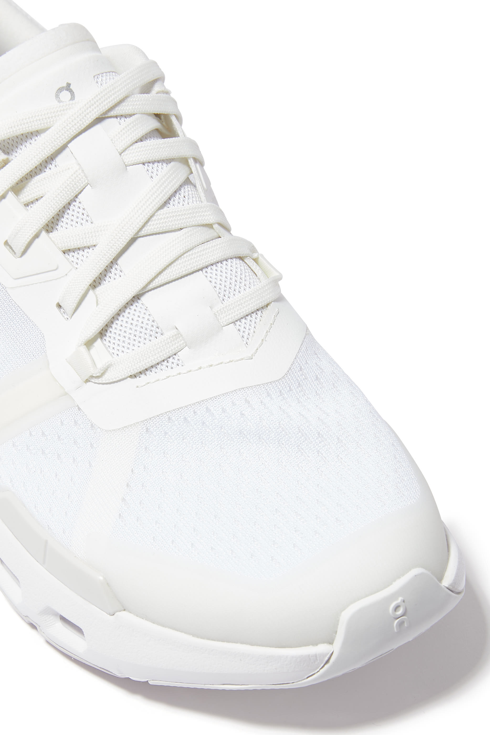 سنيكرز كلاودبالس للنساء