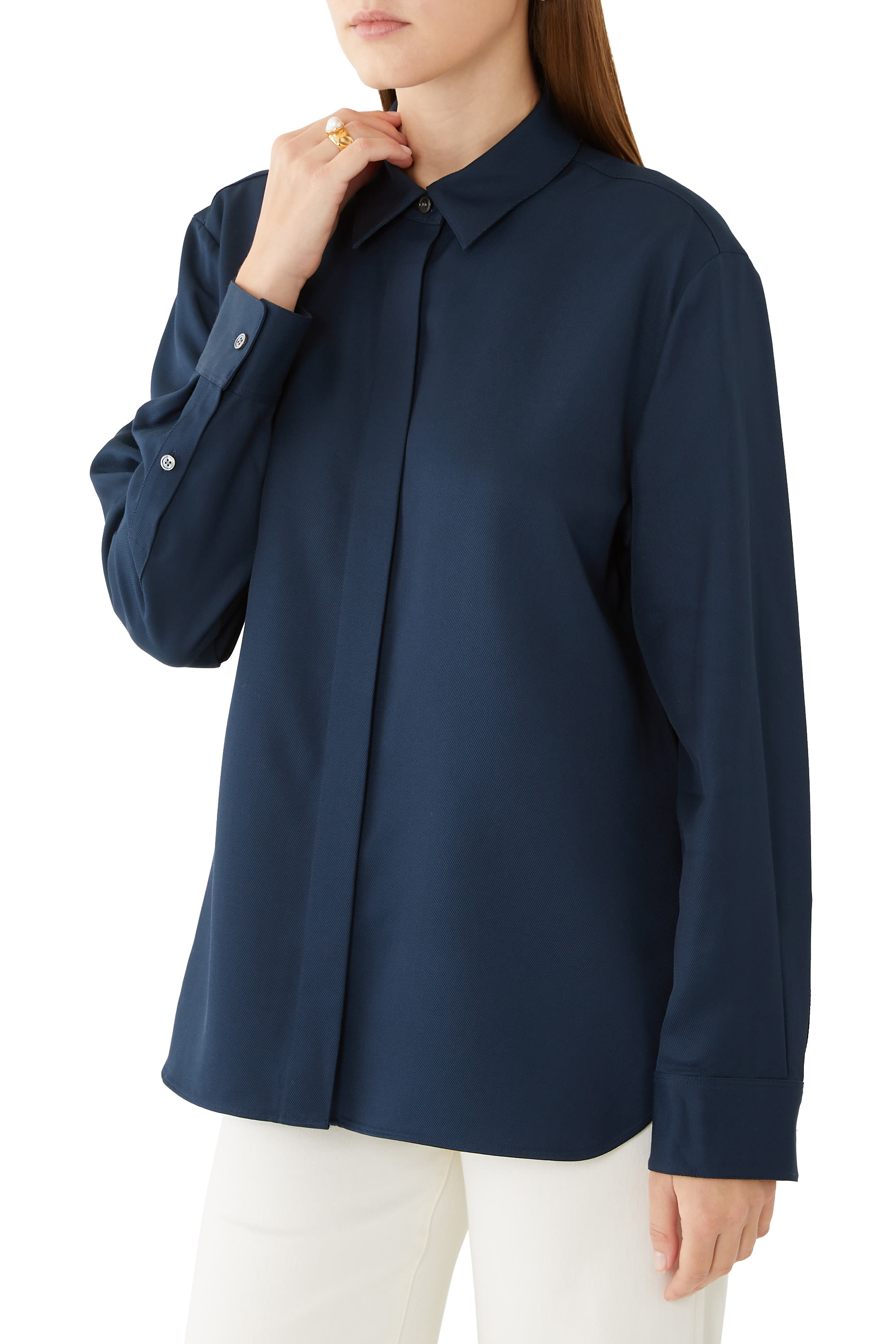 قميص منزوير كلاسيكي