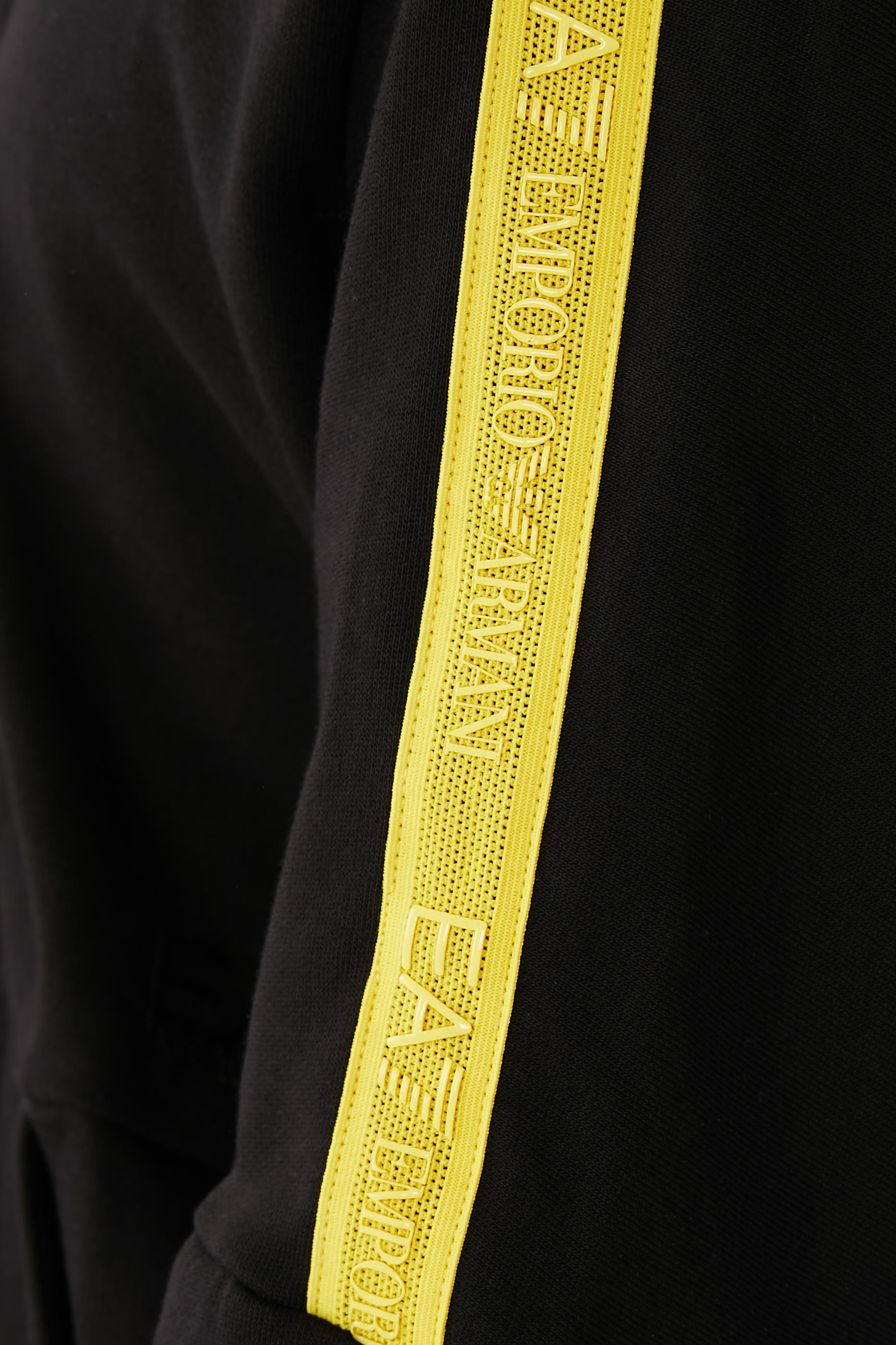 هودي بشريط شعار الماركة