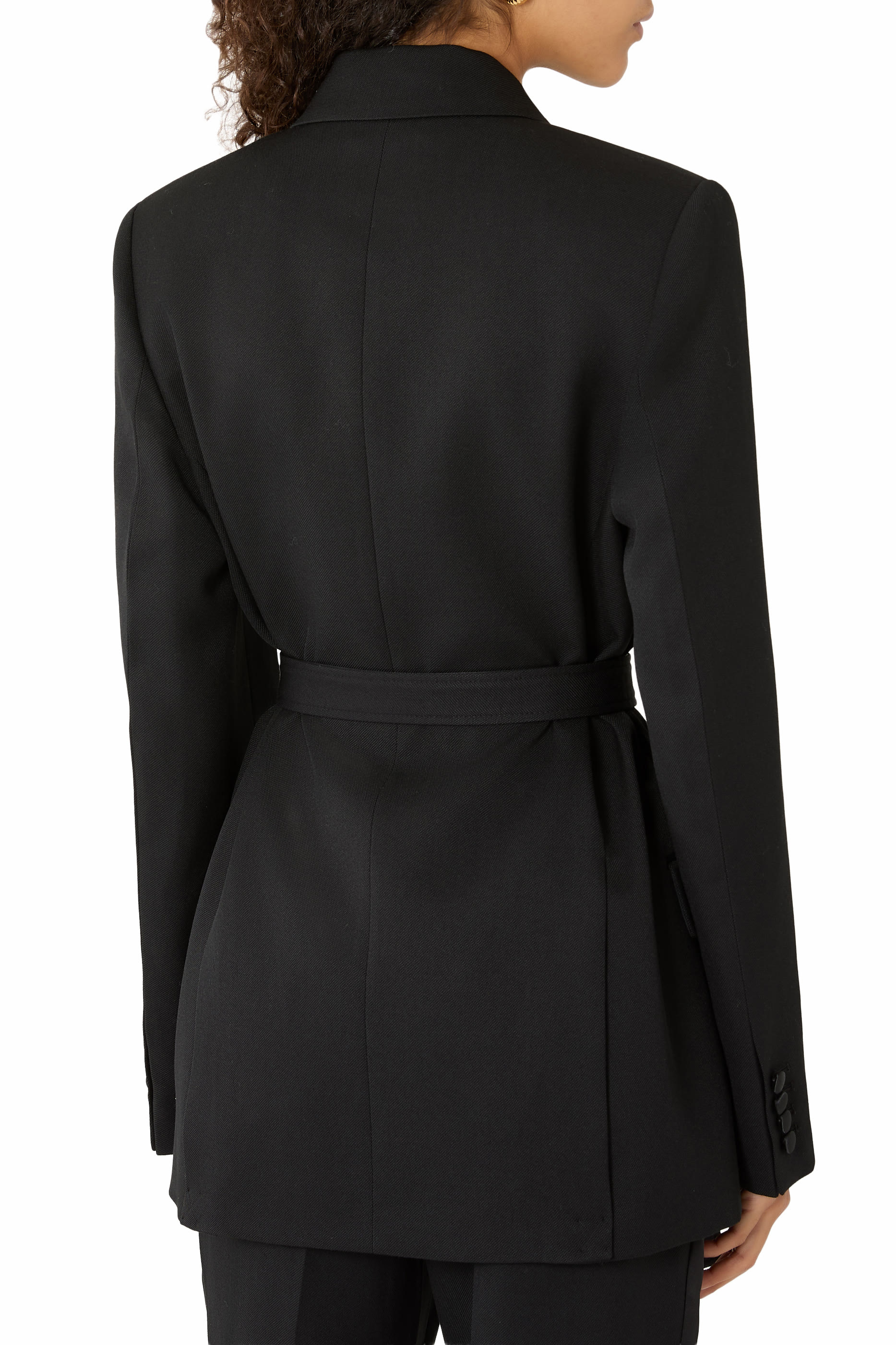 جاكيت بقصة ضيقة بحزام