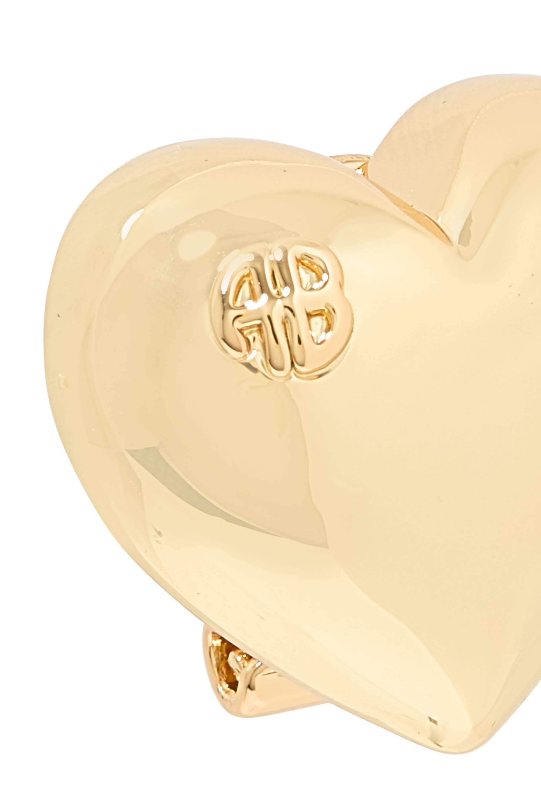 أقراط بتصميم قلب