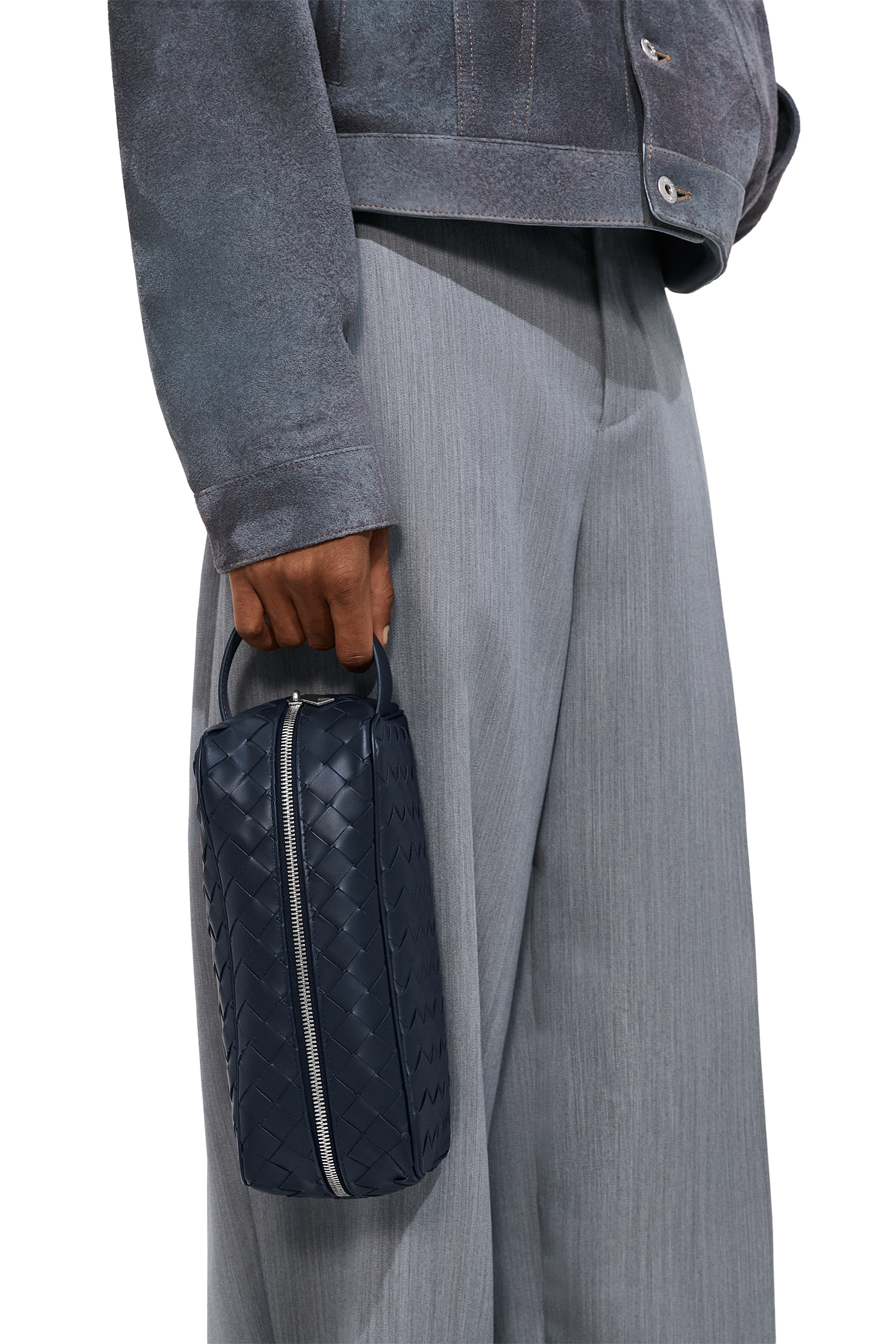 حقيبة صغيرة للسفر بتصميم مجدول