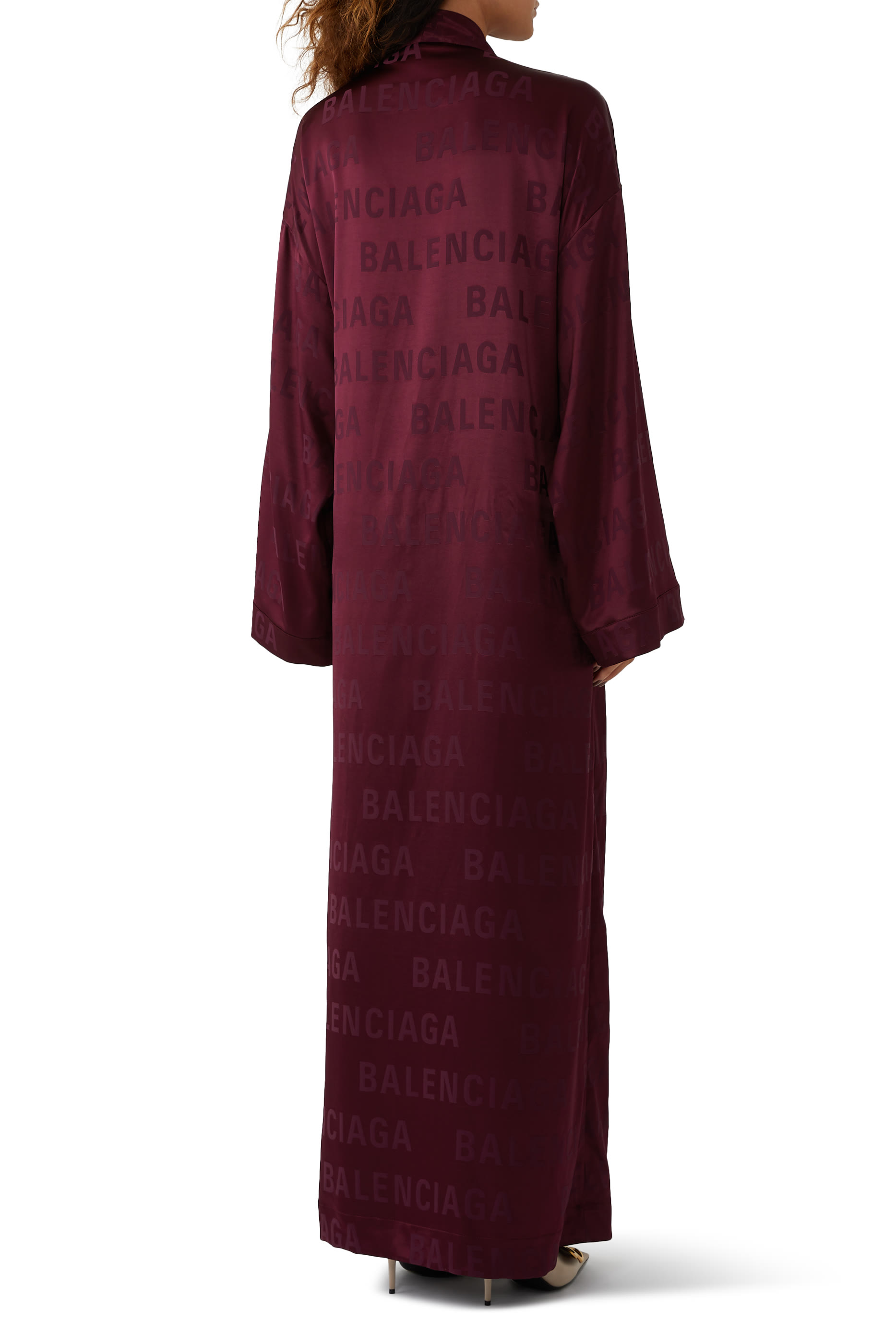 فستان بتصميم روب