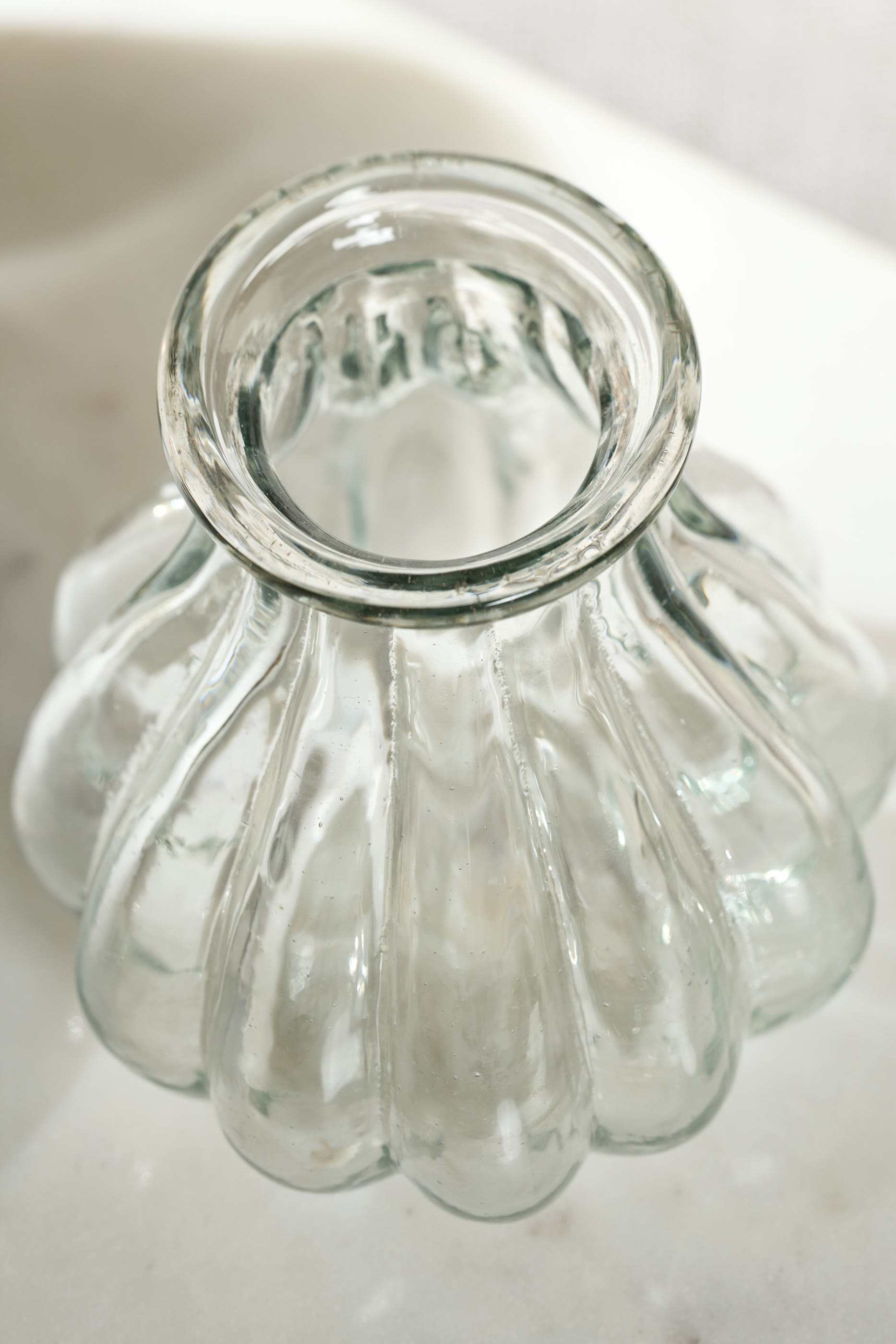 مزهرية بملمس مضلع