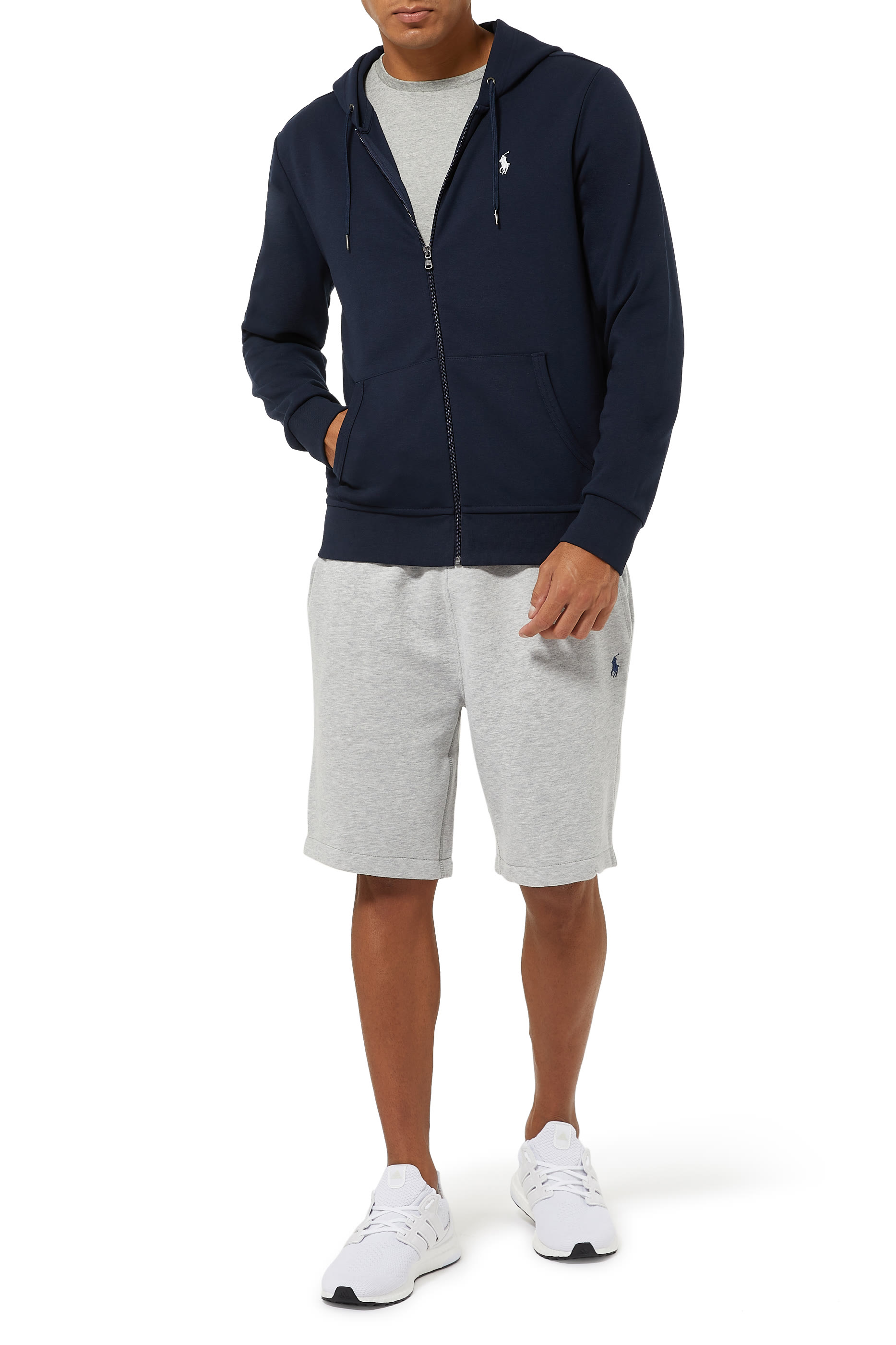 كنزة بغطاء رأس بسحّاب وشعار الماركة