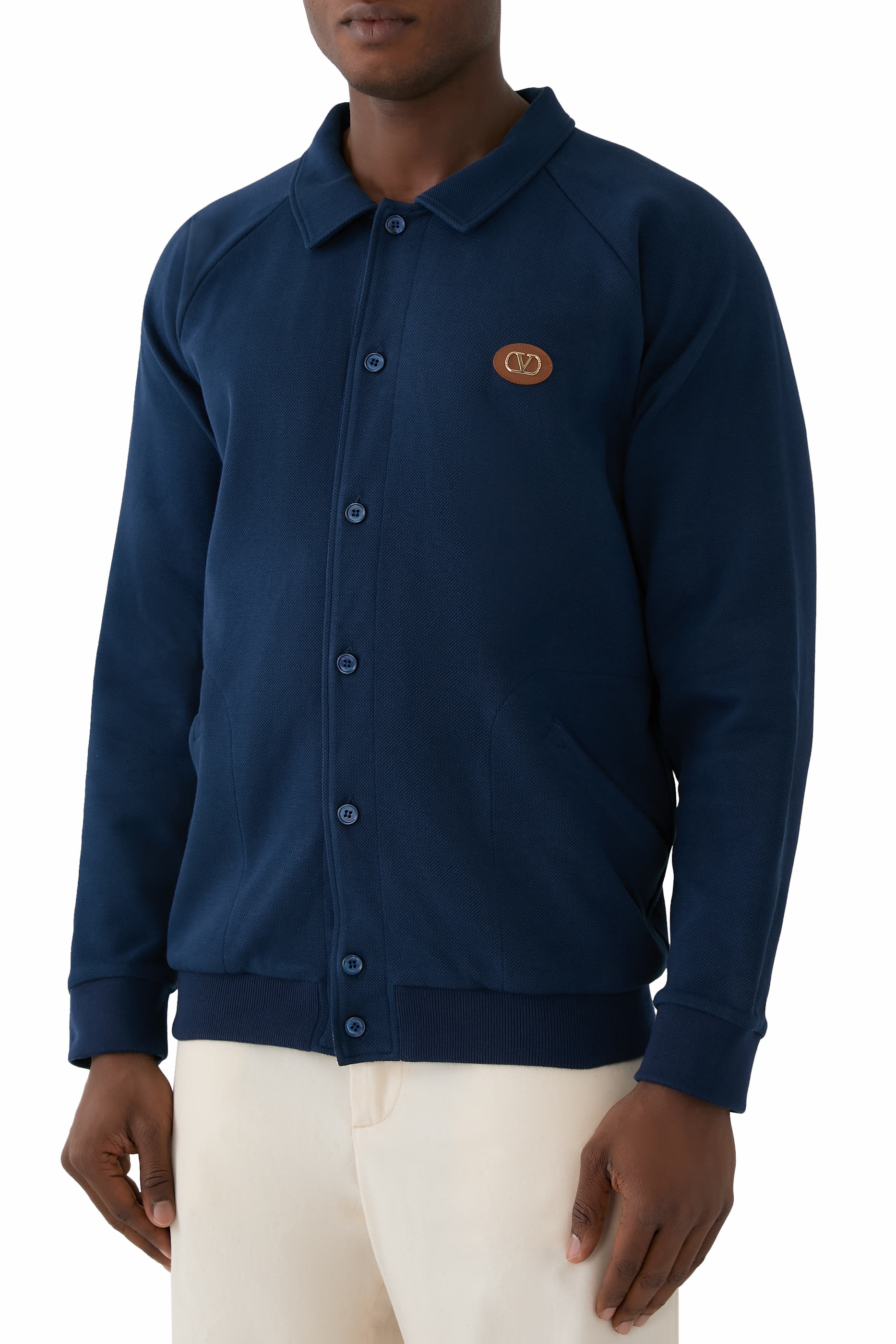 جاكيت بتصميم قميص برقعة شعار الماركة