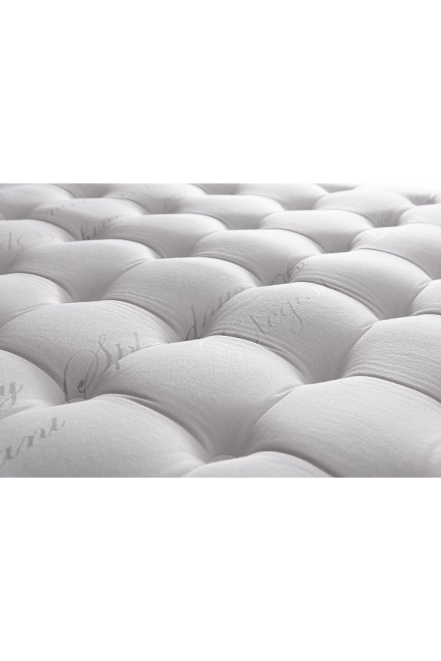 غطاء مرتبة إنوفا