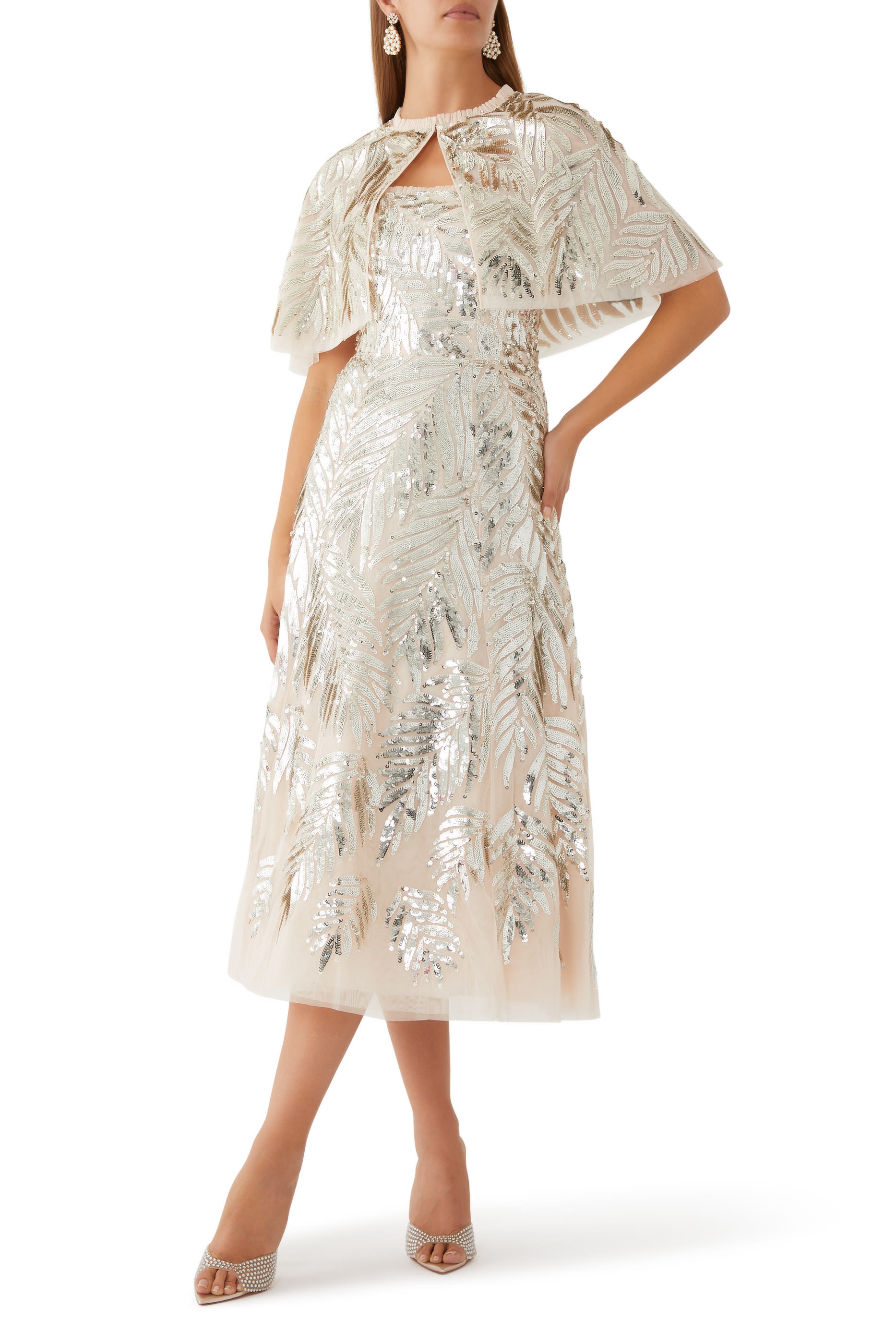 فستان بالرينا بلا حمالات مزين بالترتر والريش