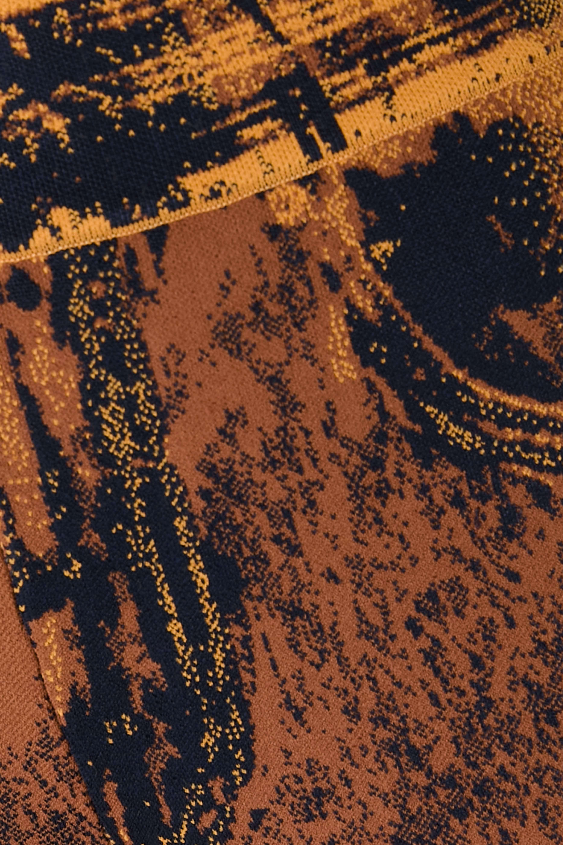 بنطال زهرة بقصة ساق واسعة