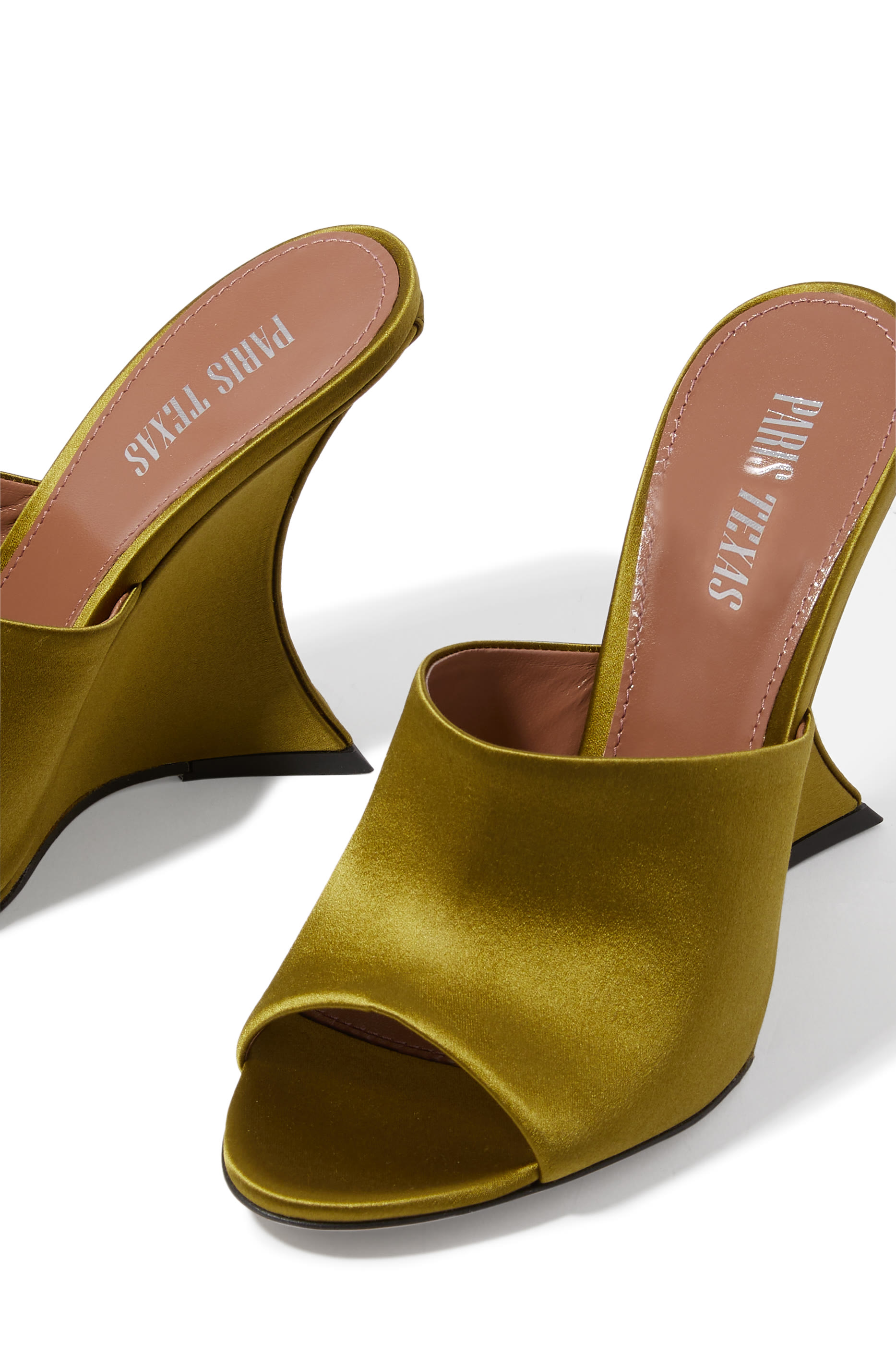 حذاء نينا 105 مفتوح من الخلف بكعب ويدج ستان