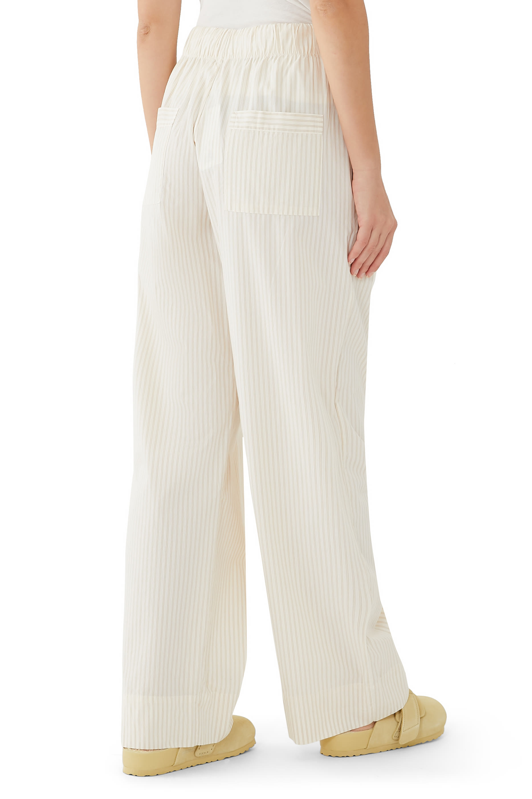 بنطال تكلا &times; بيركنستوك