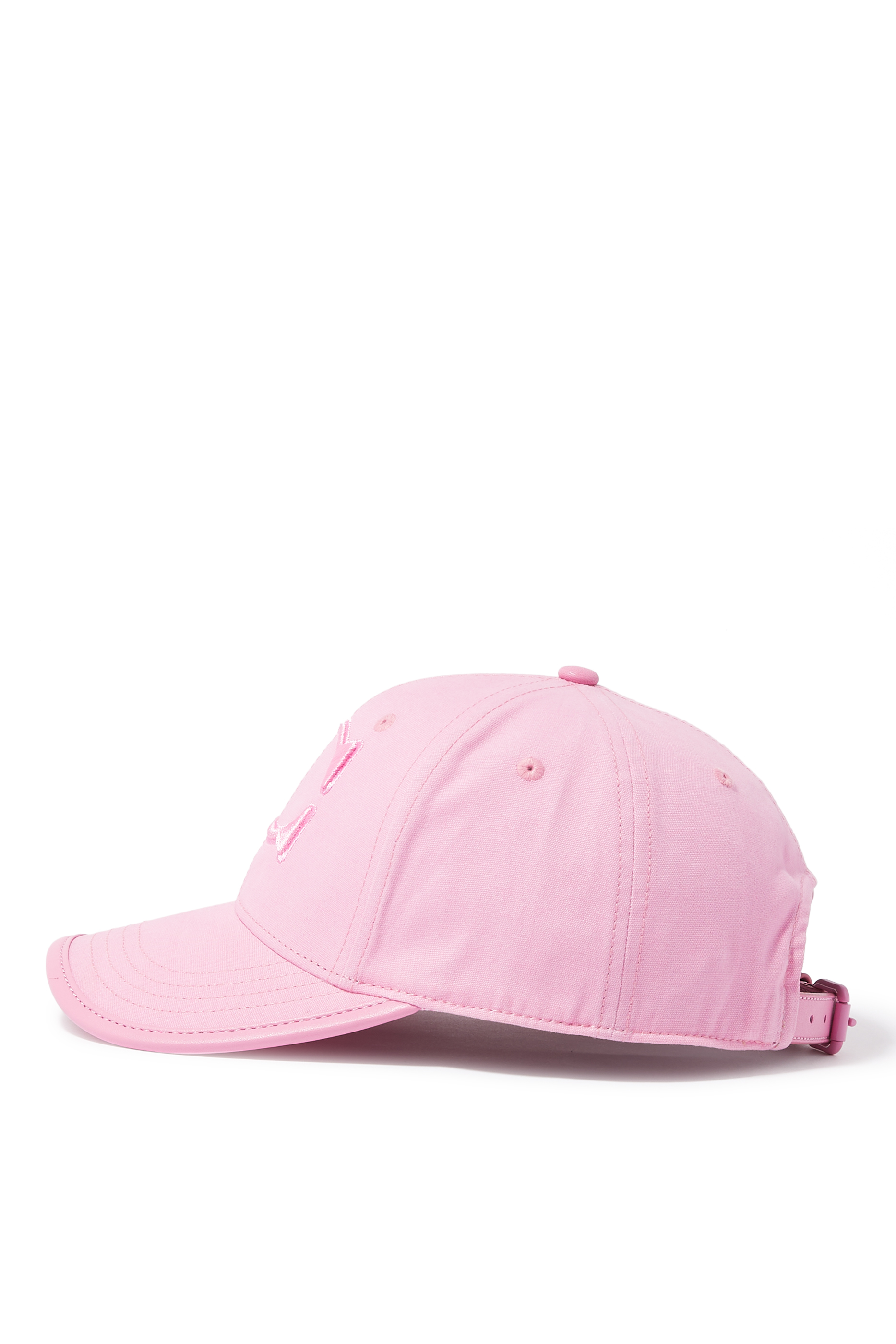 كاب بيسبول بتفاصيل شعار الماركة قماش قنب