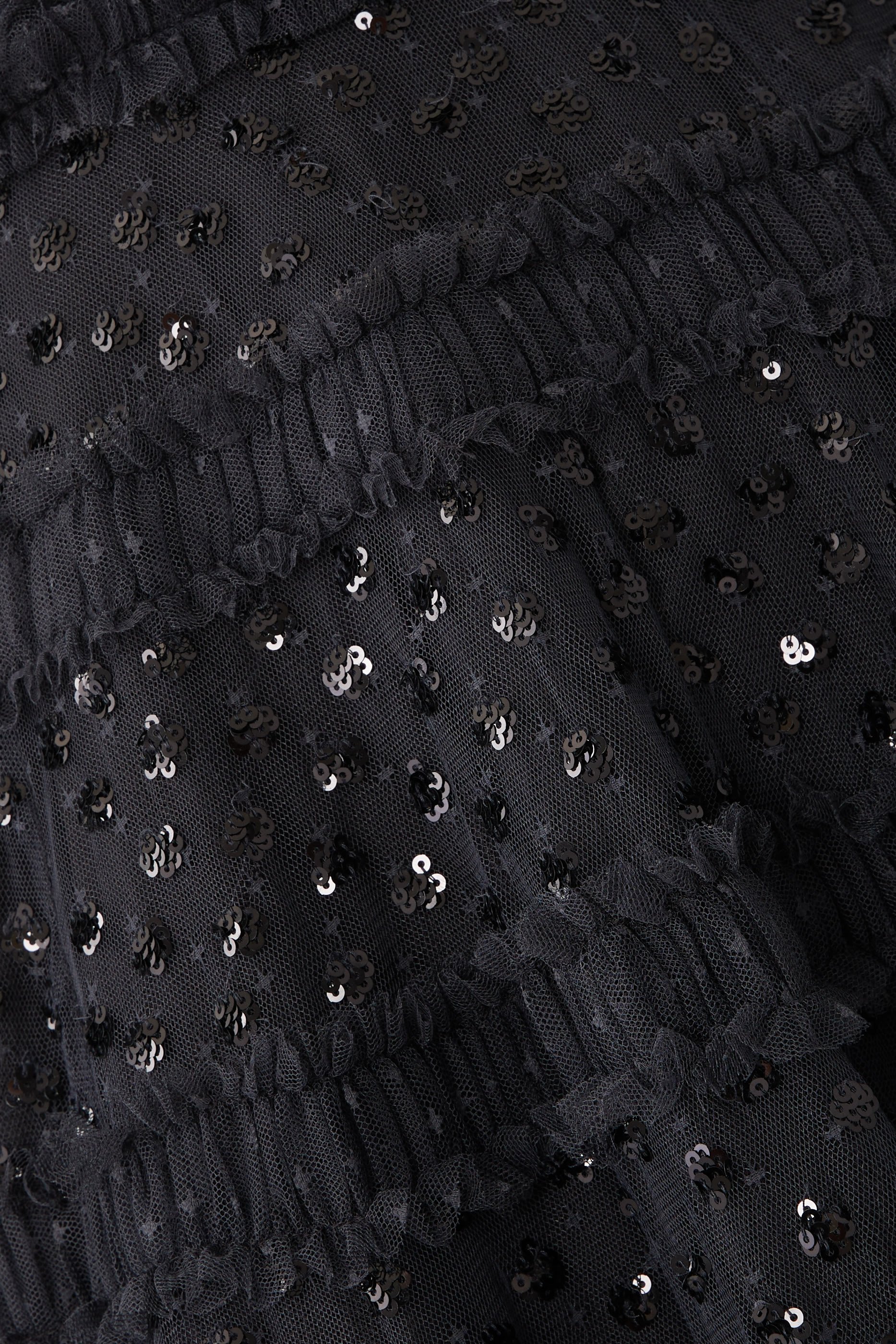 فستان سهرة بطول الكاحل ونقشة منقطة لامعة