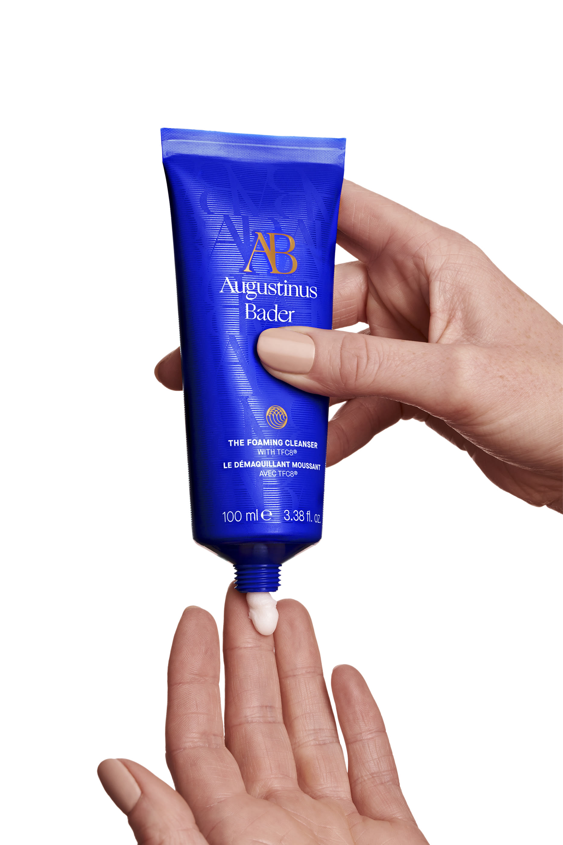 غسول رغوي لتنظيف البشرة