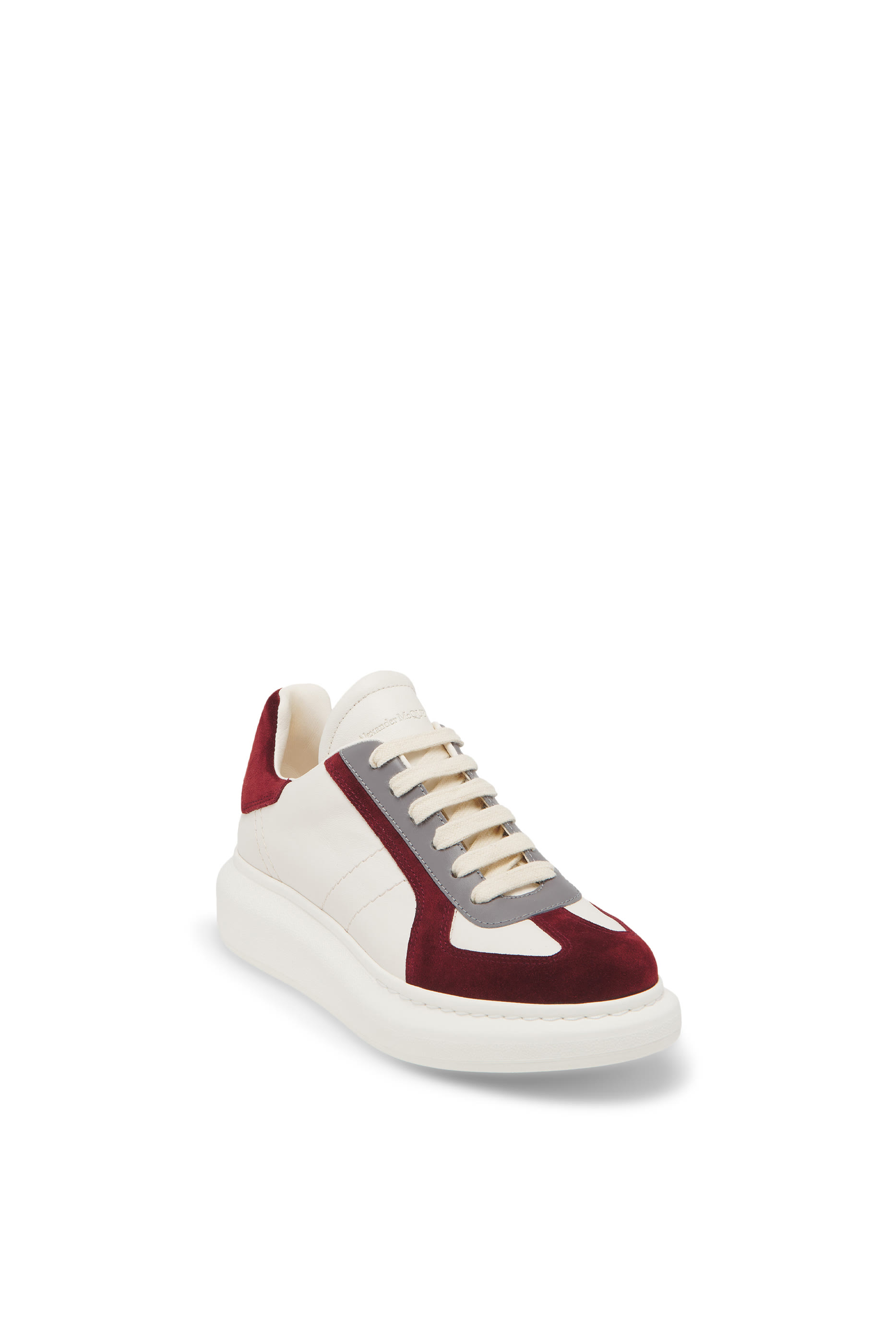 سنيكرز ريترو بنعل سميك