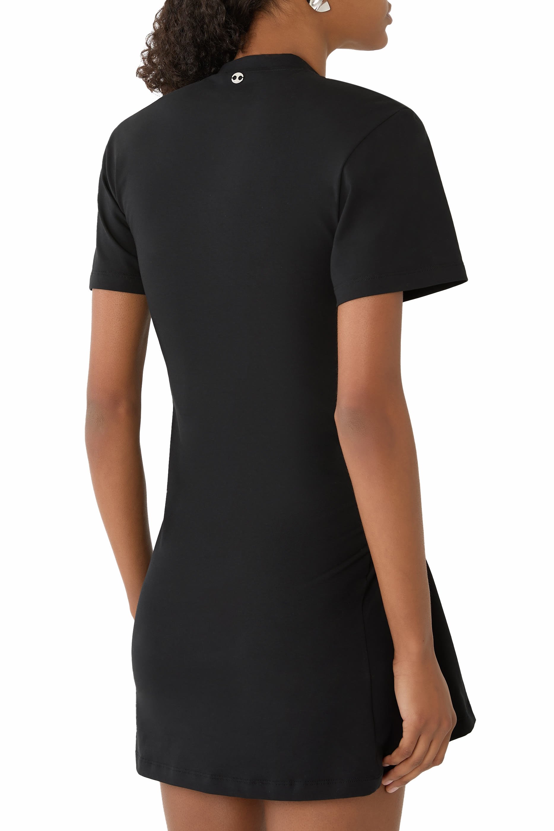 فستان قصير بثقوب