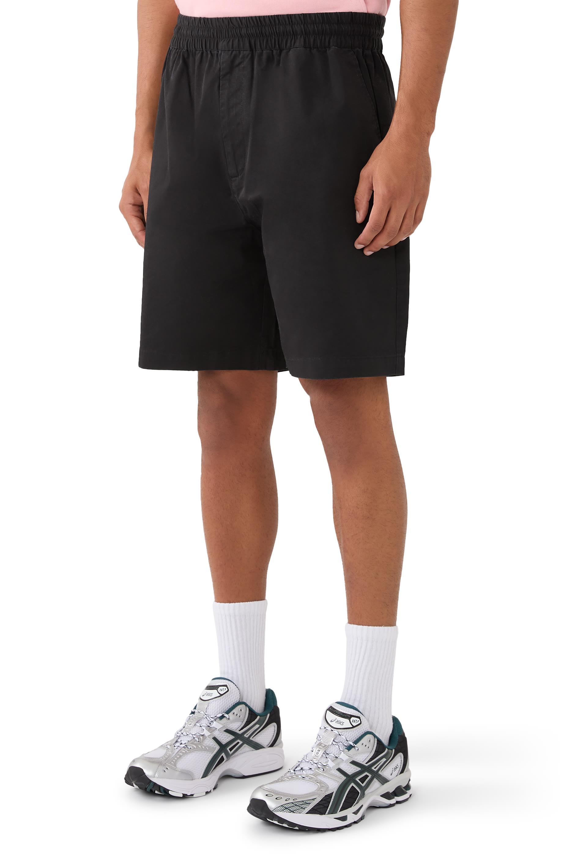 شورت رياضي بتطريز خياطة بارزة