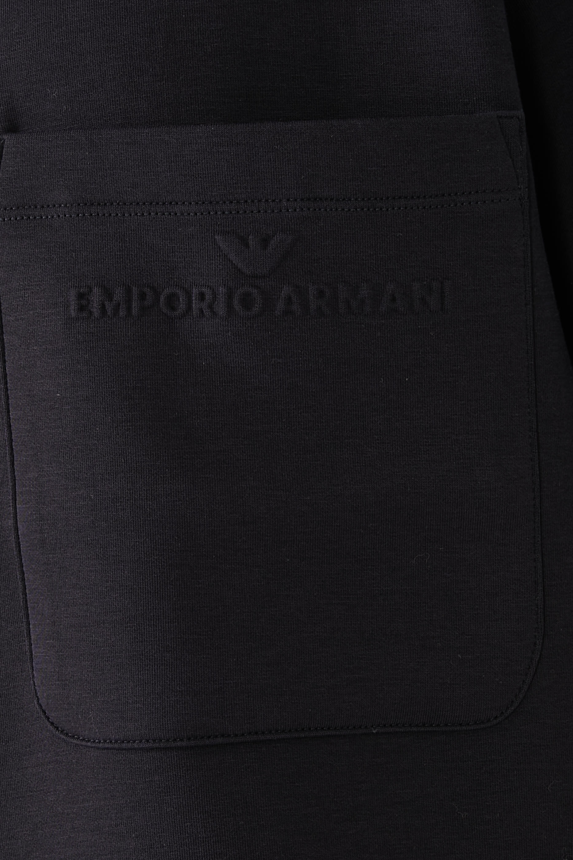 سويت شيرت بشعار الماركة بحجم صغير