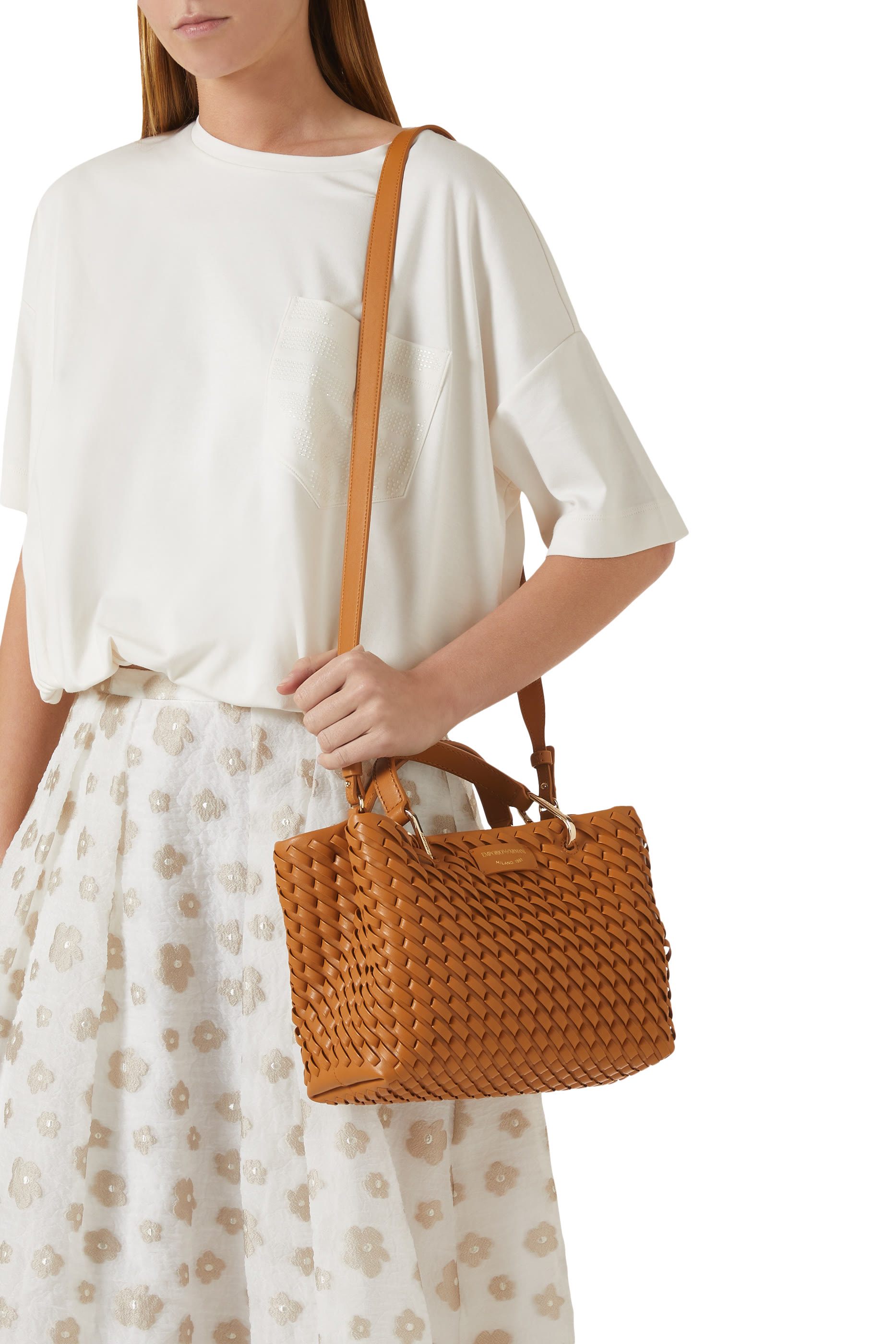 حقيبة يد بشعار الماركة جلد بتصميم متشابك