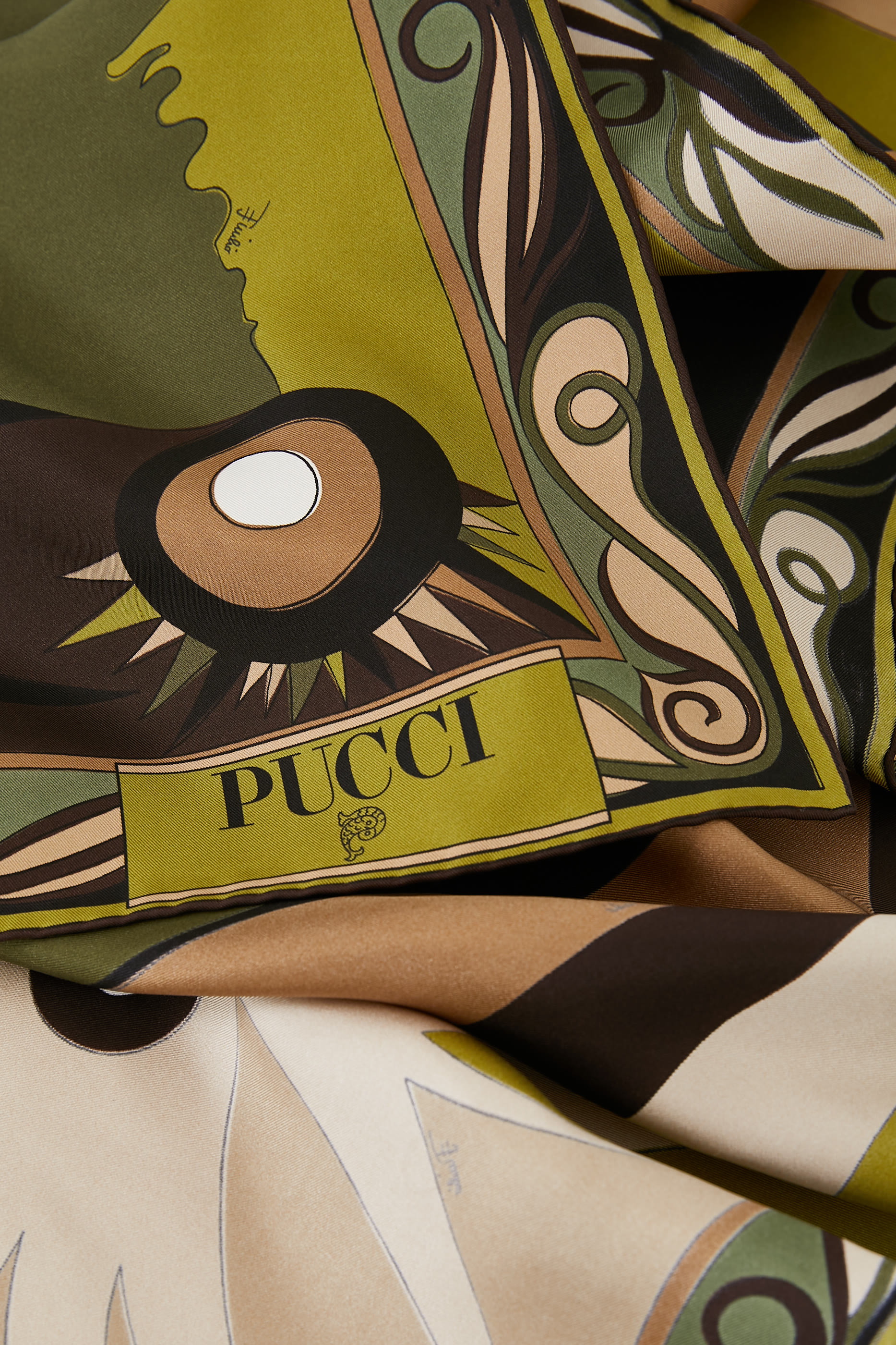 وشاح ستيلا مربع بطبعة حرير تويل