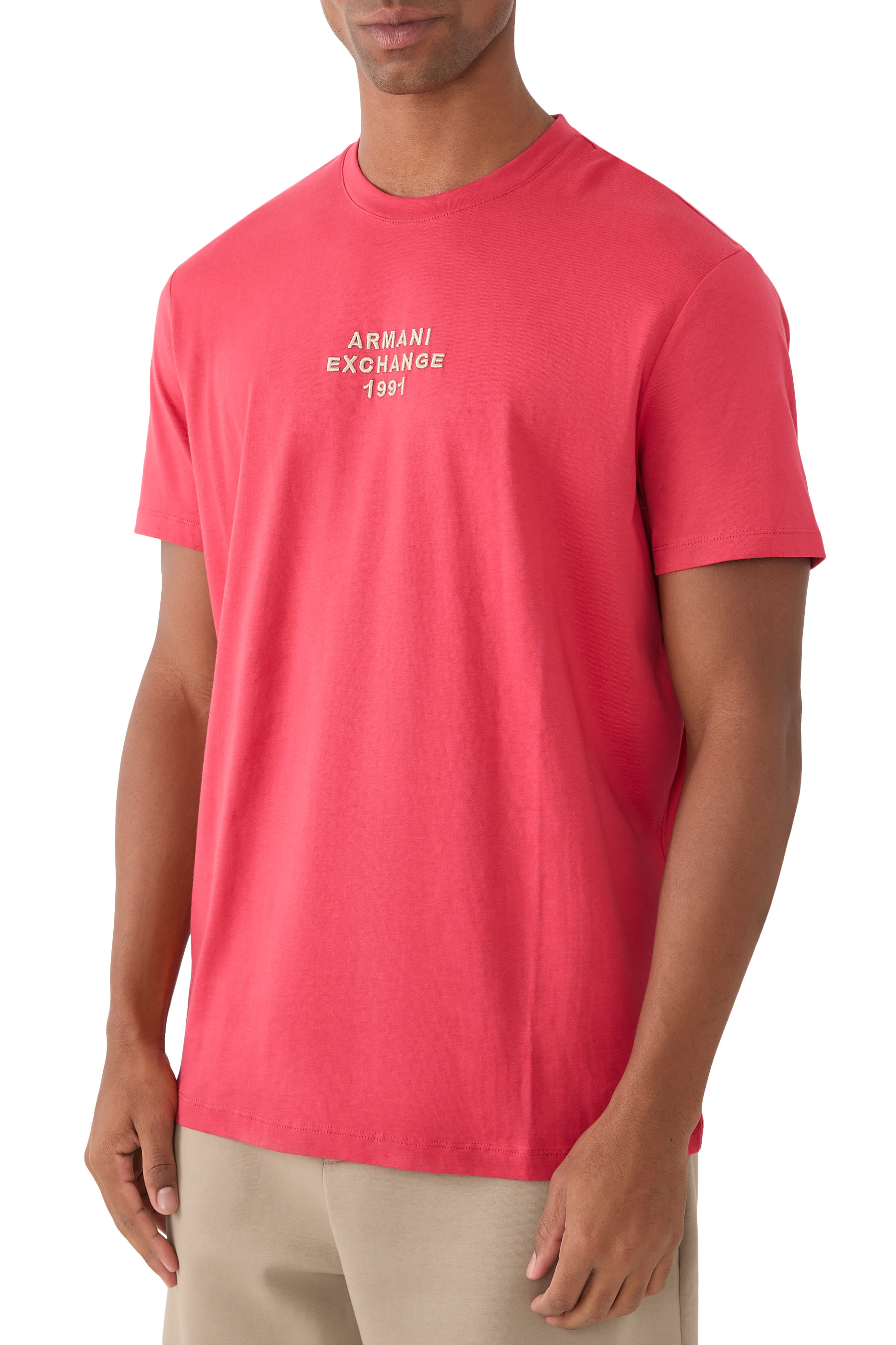 تيشيرت بحروف شعار الماركة