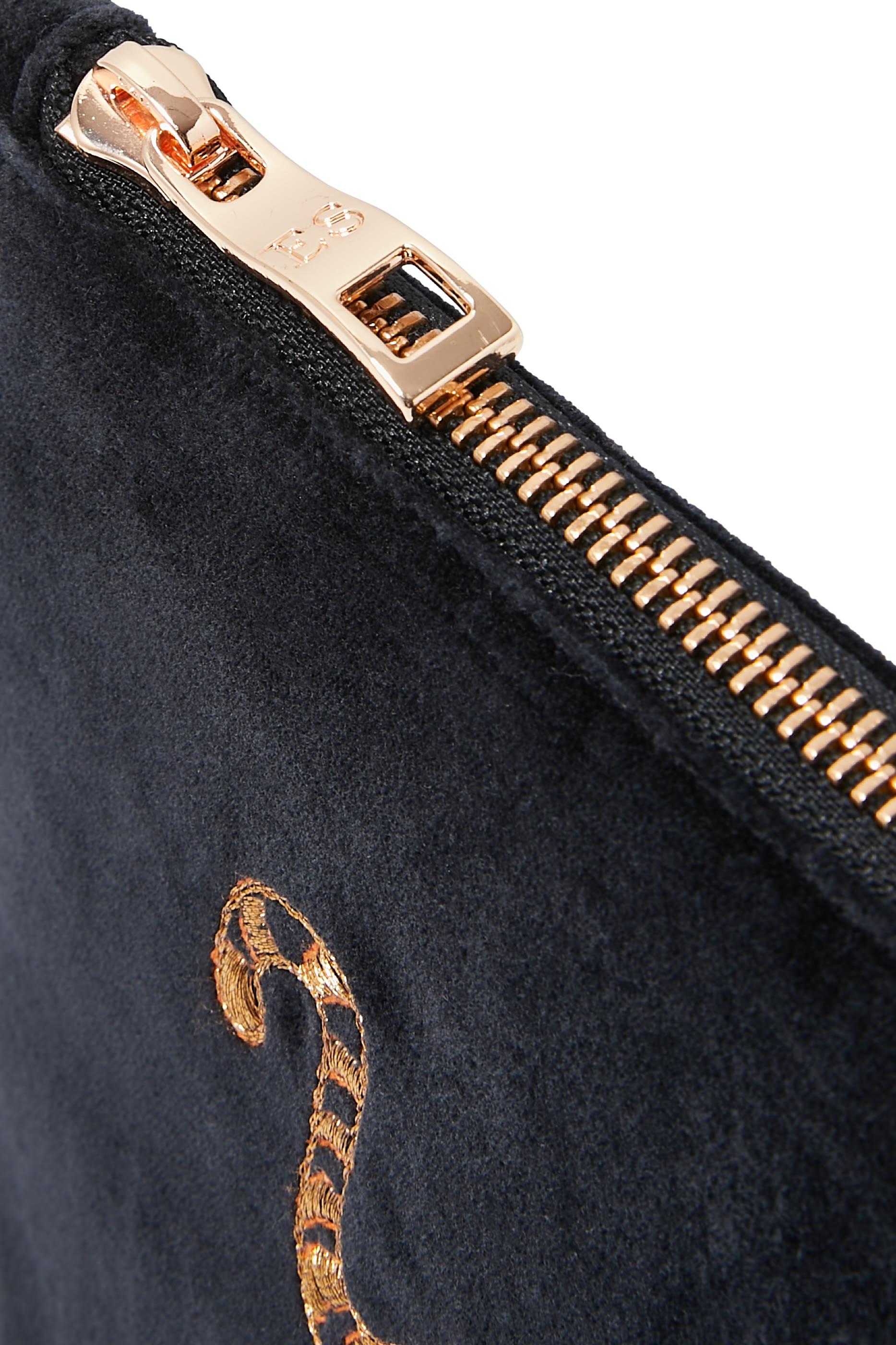 حقيبة صغيرة بتطريز نمر بري