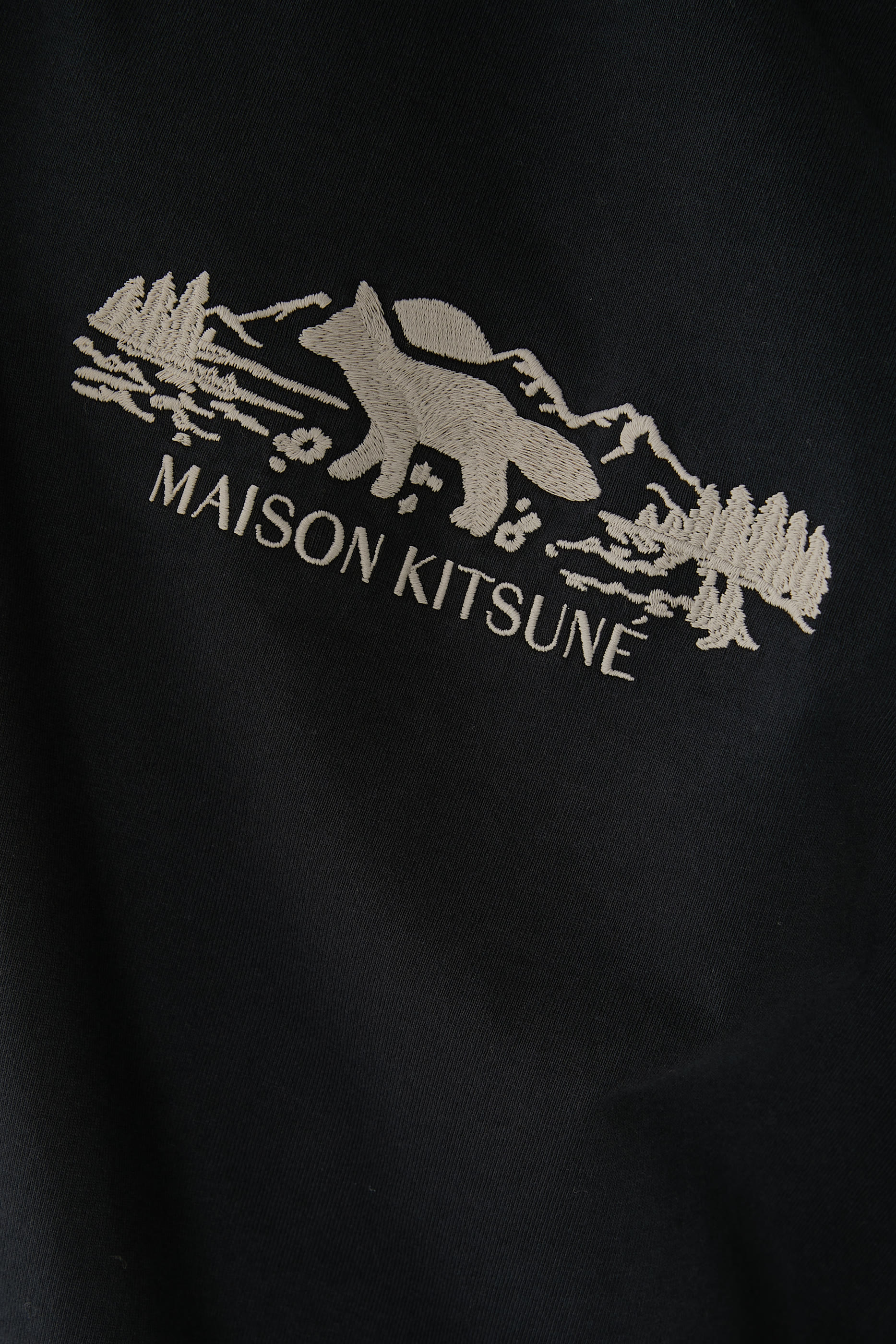 تيشيرت أوتدور بروفايل كومفرت بتطريز ثعلب