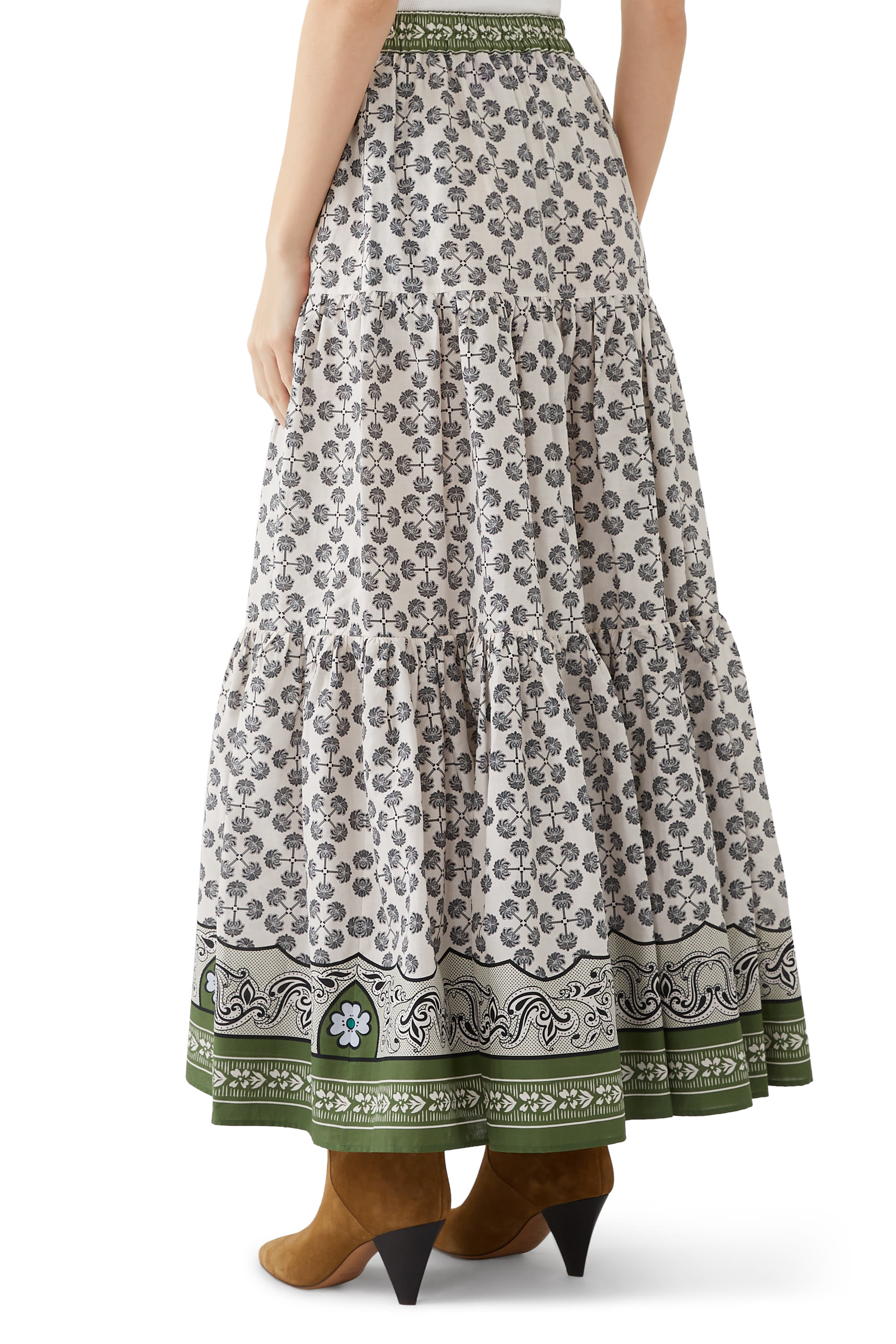 تنورة بيغ بلاسي