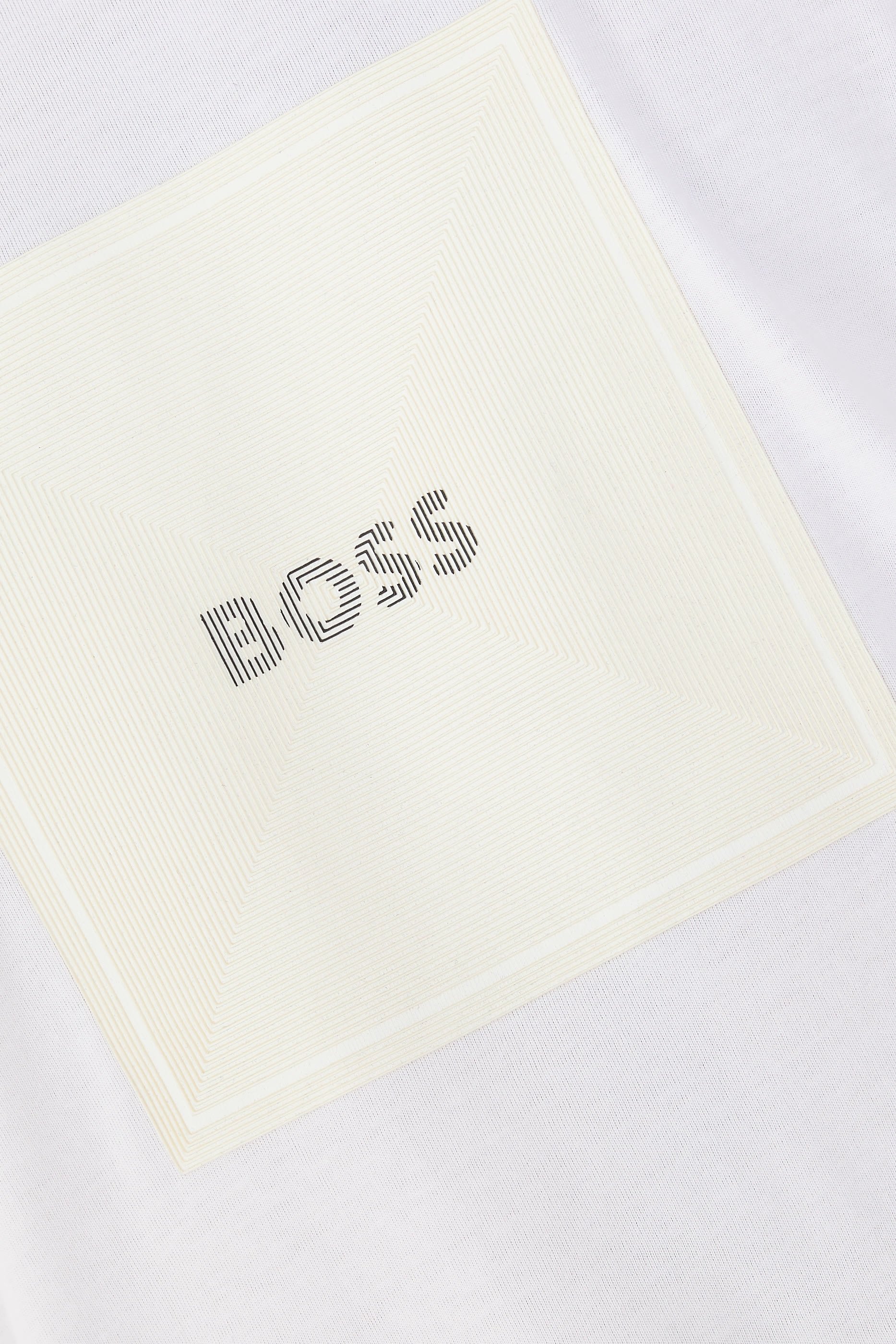 تيشيرت مزين بشعار الماركة قطن