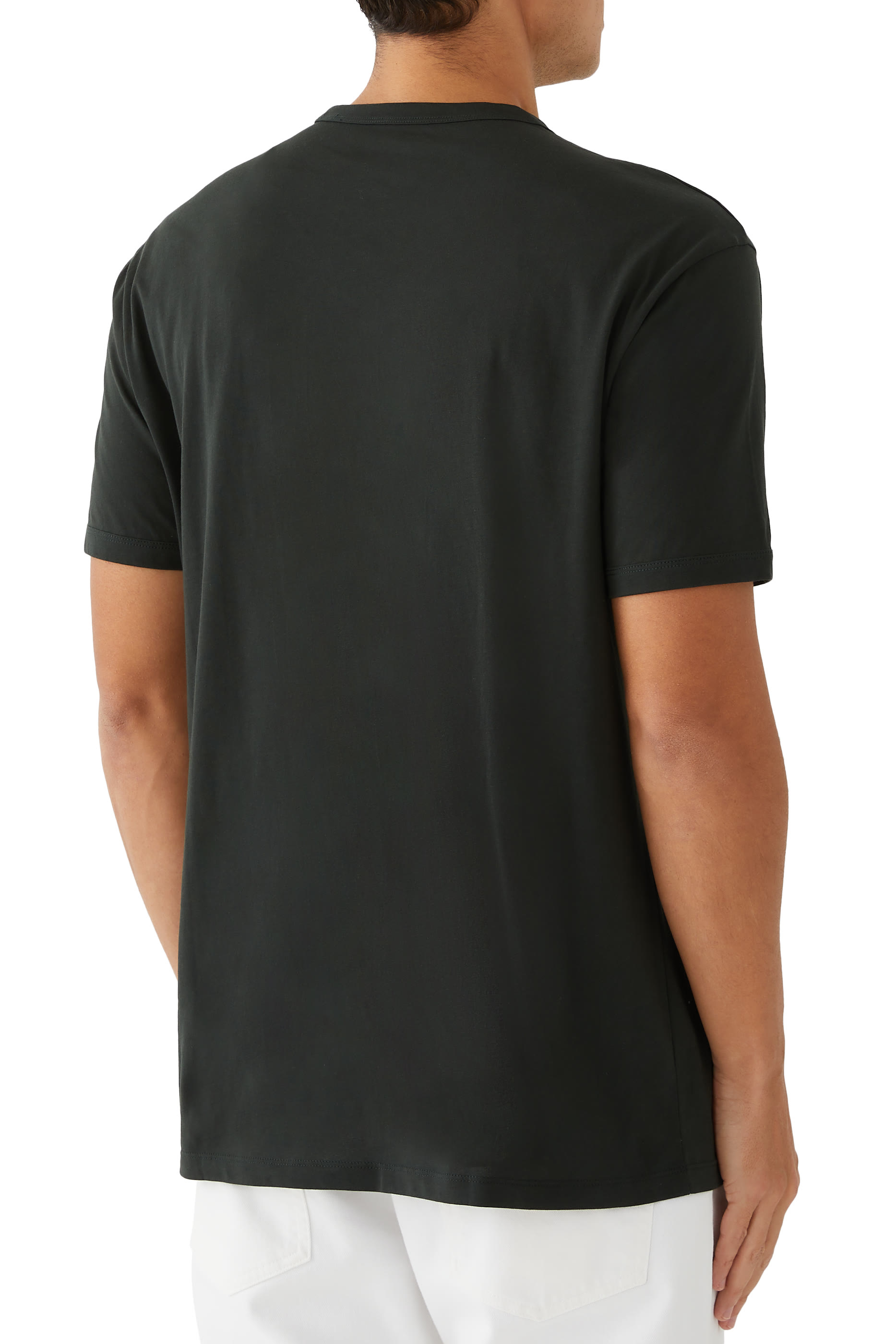 تيشيرت بشعار الماركة بتصميم دائري