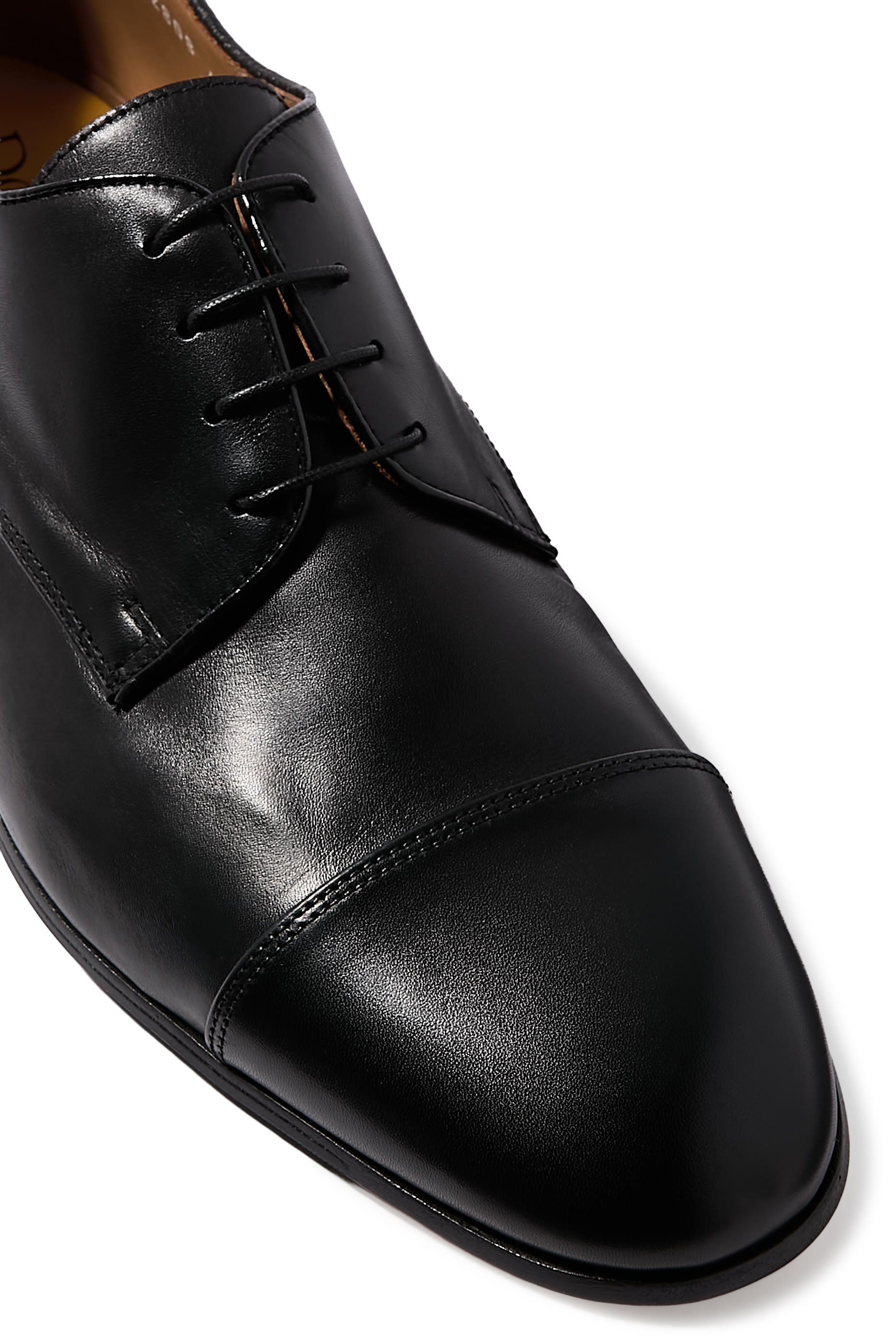 حذاء ديربي بأربطة