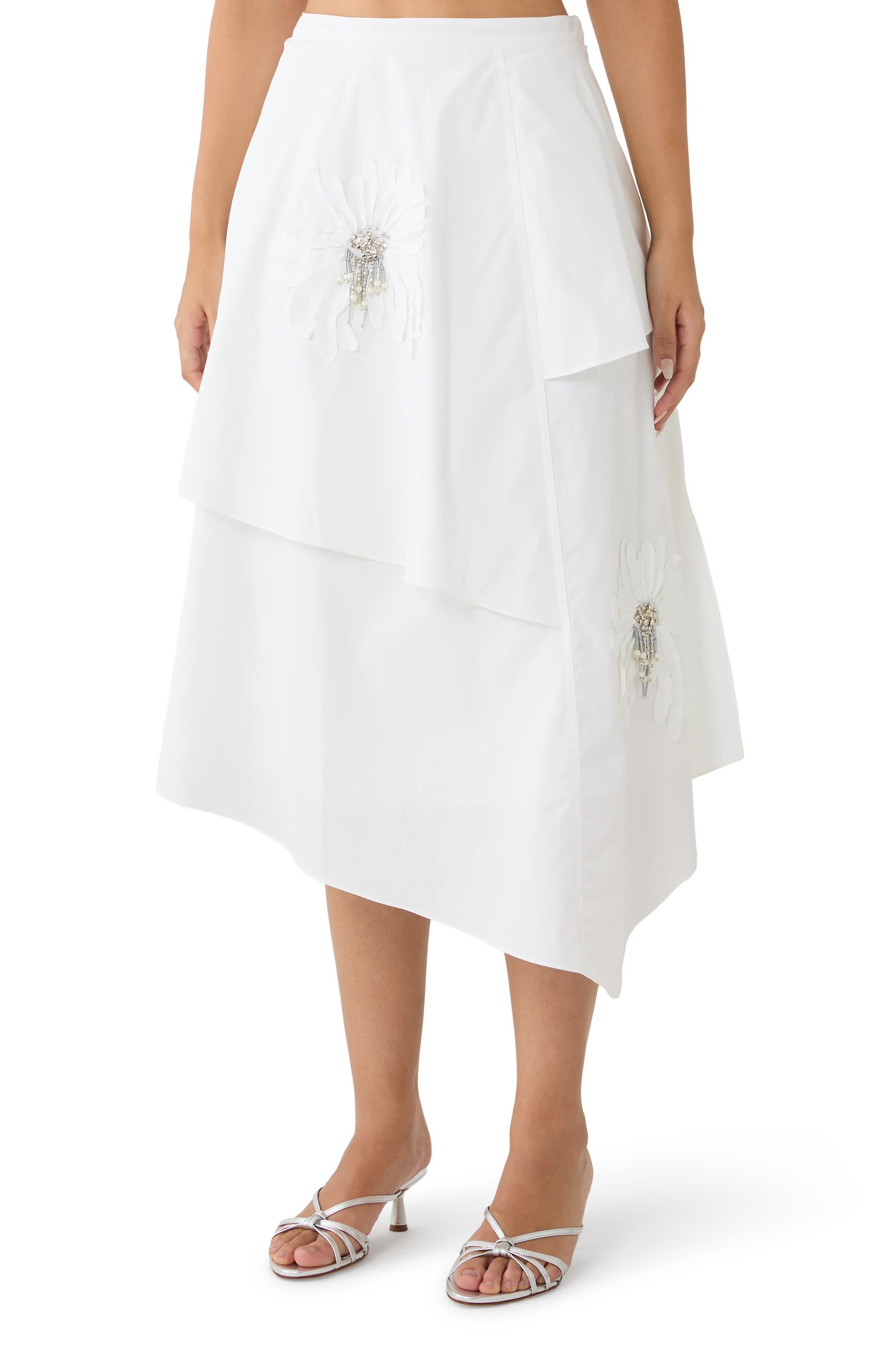 تنورة بتصميم متدرج وتطريز زهور بارزة الملمس