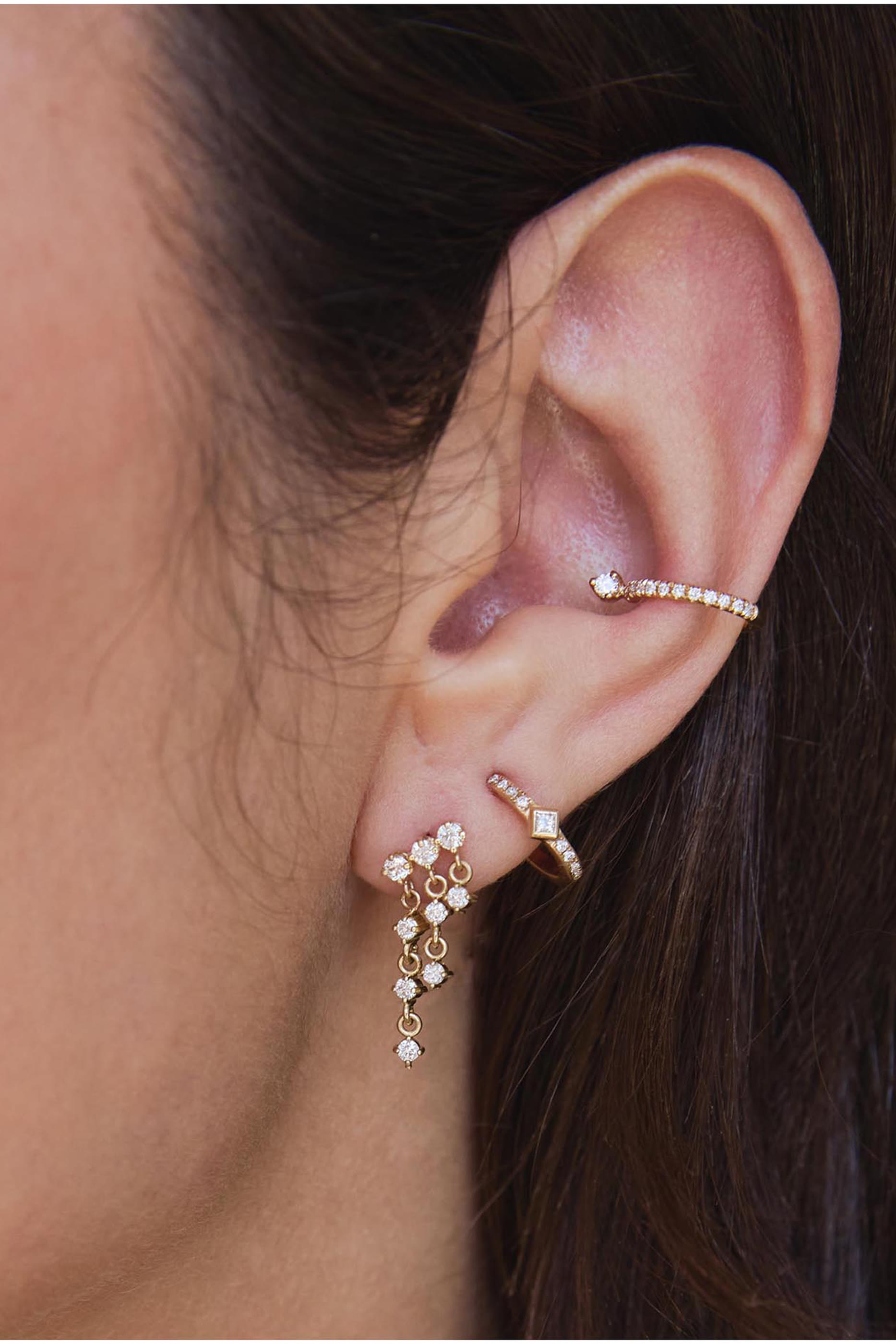 أقراط هاجي دائرية مرصعة بالماس بحواف بتصميم قضيب، ذهب أصفر عيار 14