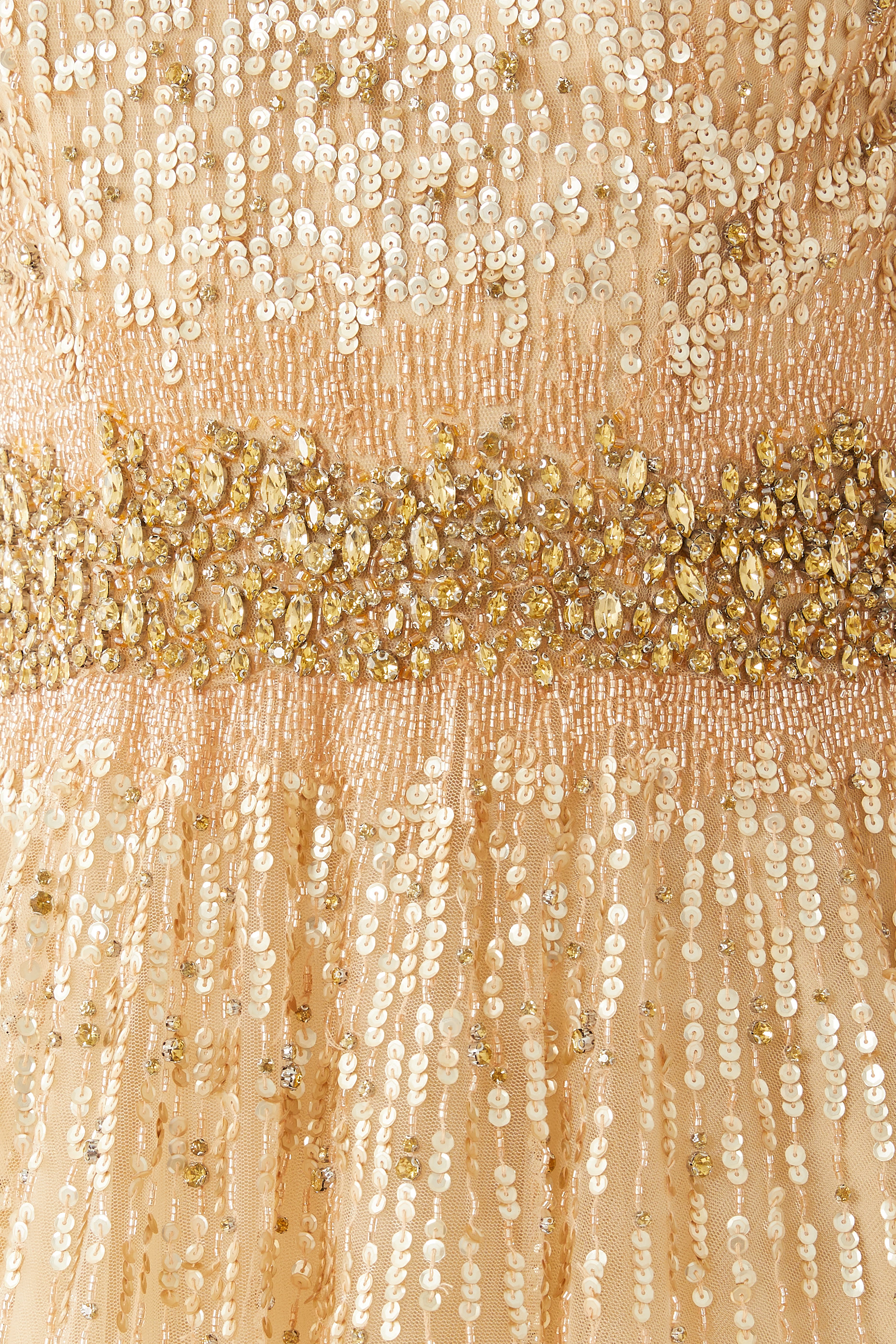 فستان سهرة تول مطرز بخرز