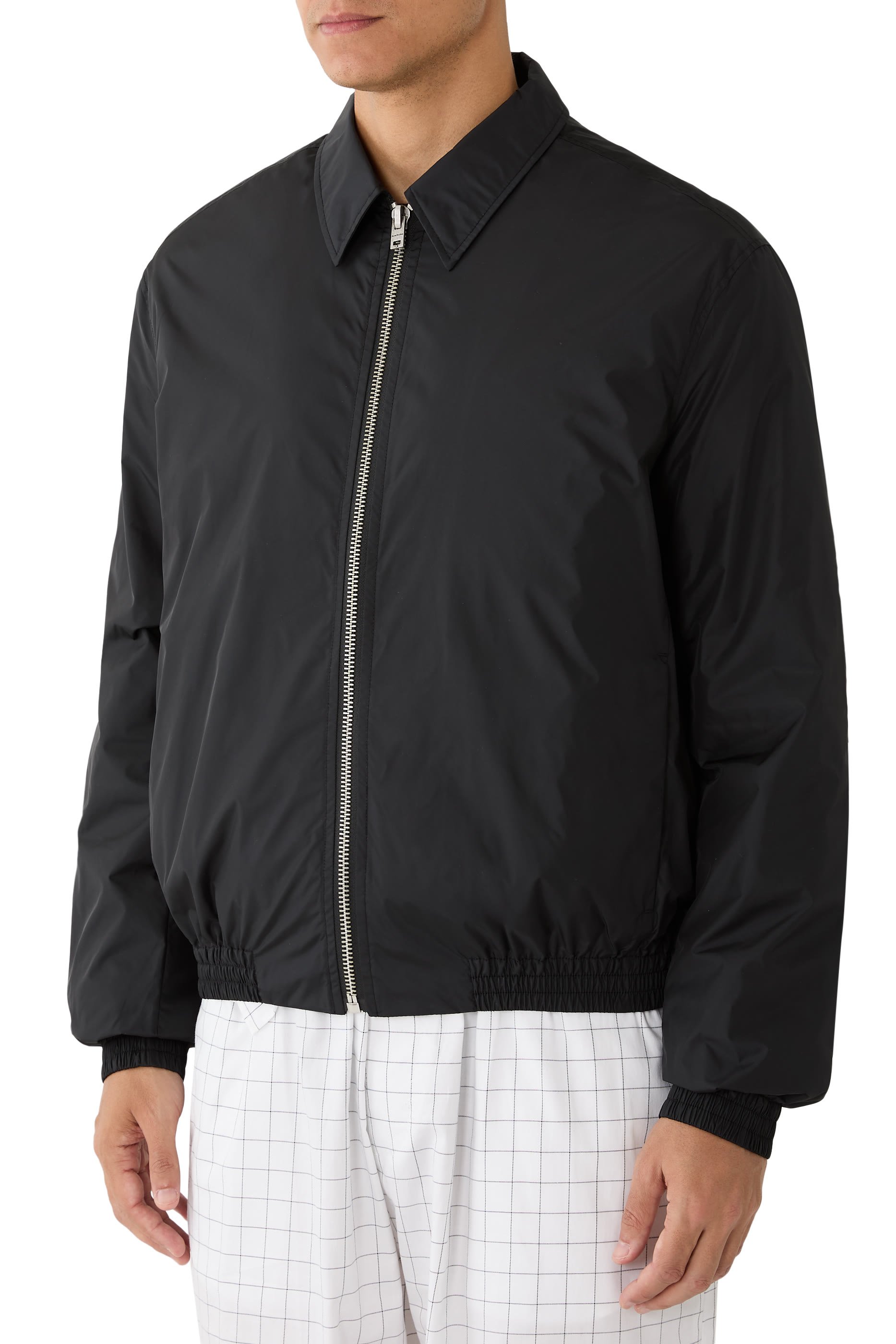 جاكيت بشعار الماركة خفيف الوزن