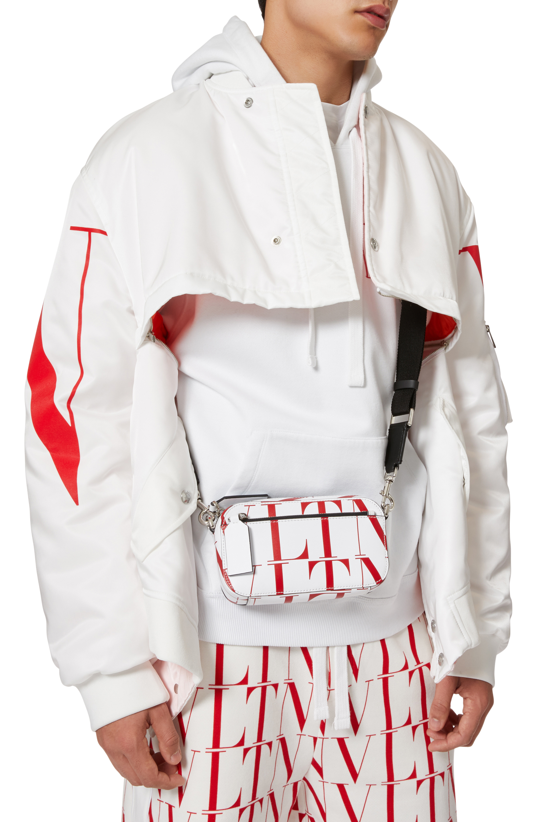 حقيبة خصر فالنتينو غارافاني بنقشة تايمز بشعار VLTN