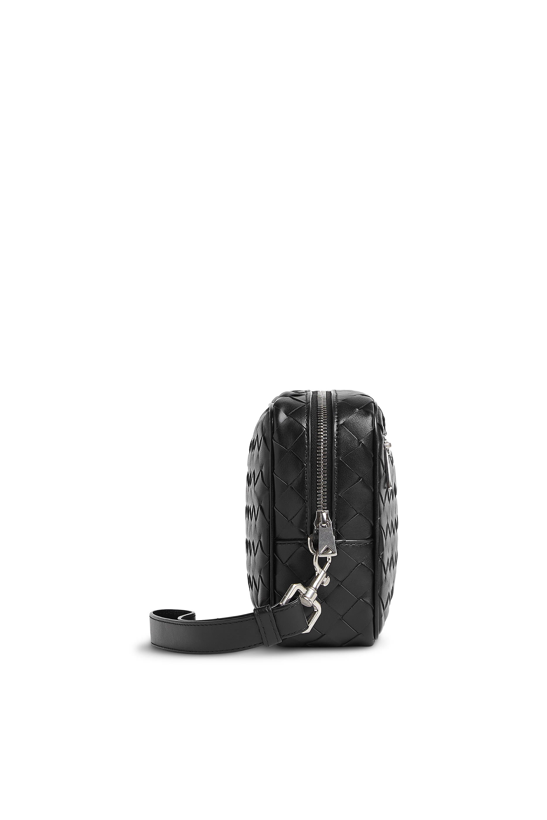 حقيبة صغيرة بتصميم مجدول بحمالة معصم