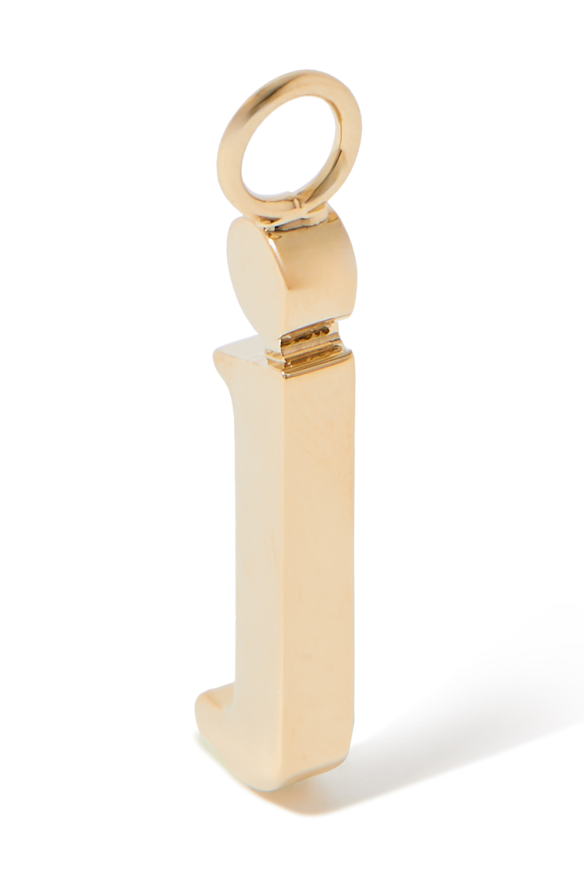 حلية بتصميم حرف j