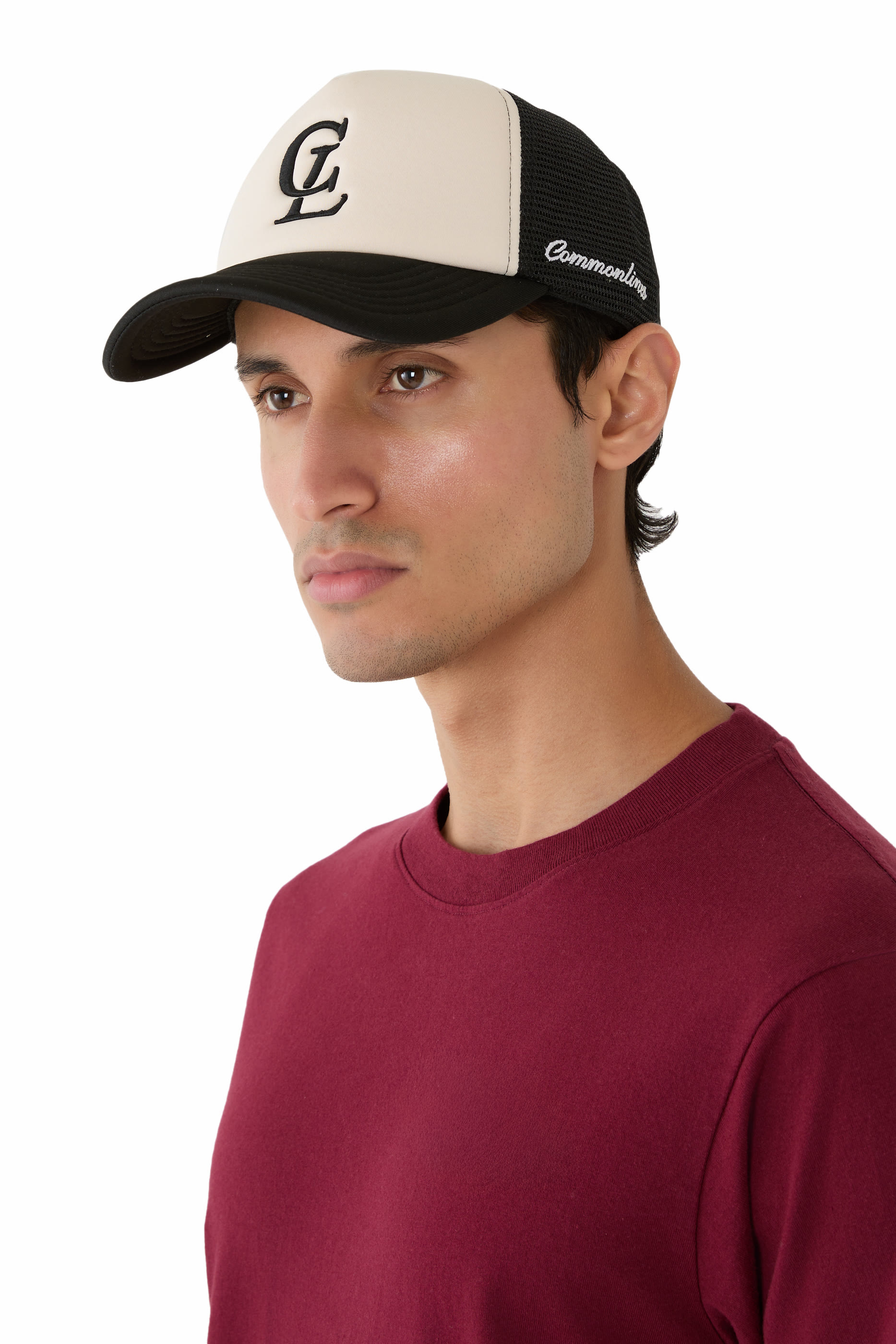 كاب تراكر مزين بشعار الماركة