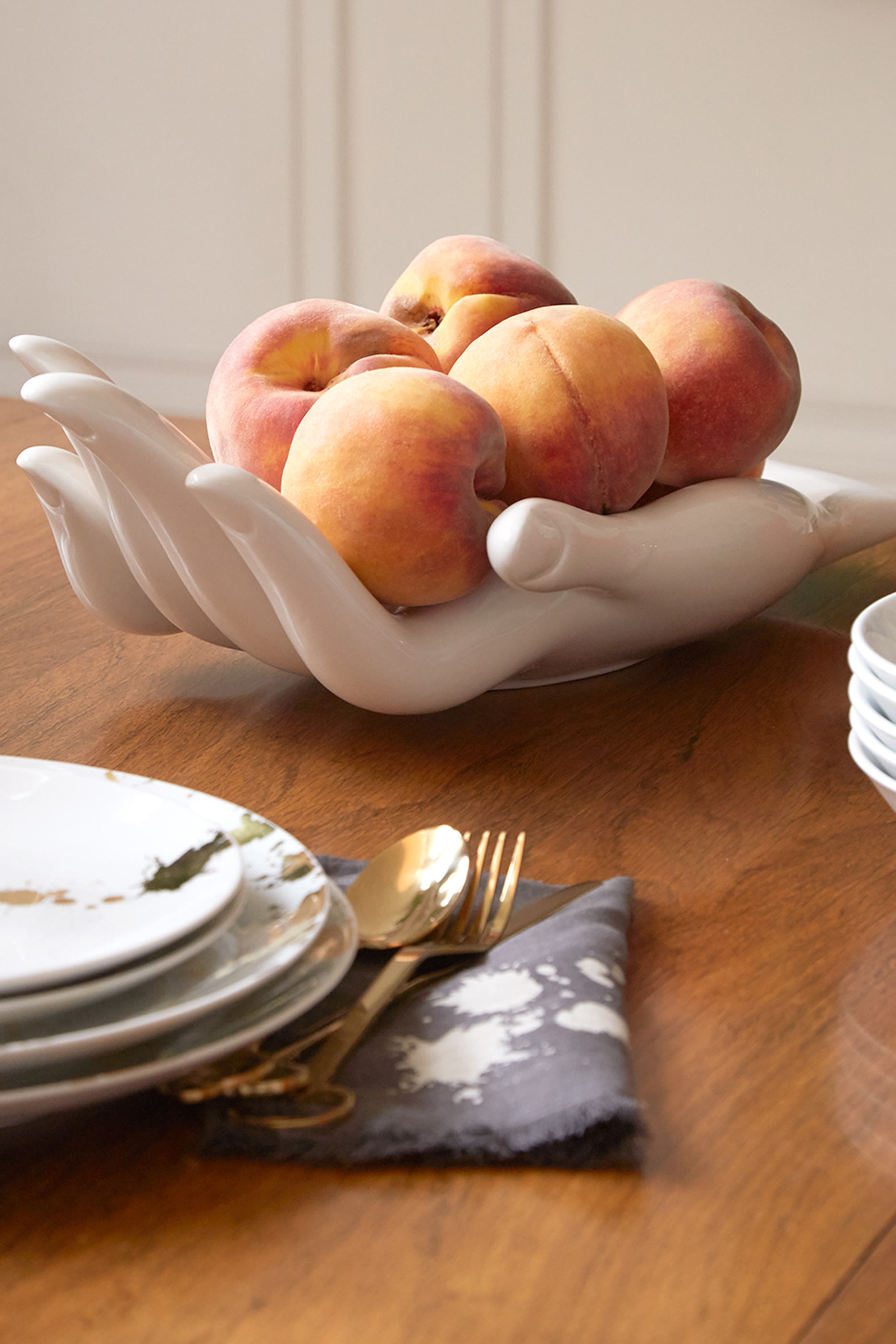 طبق فاكهة إيف مطلي بالذهب