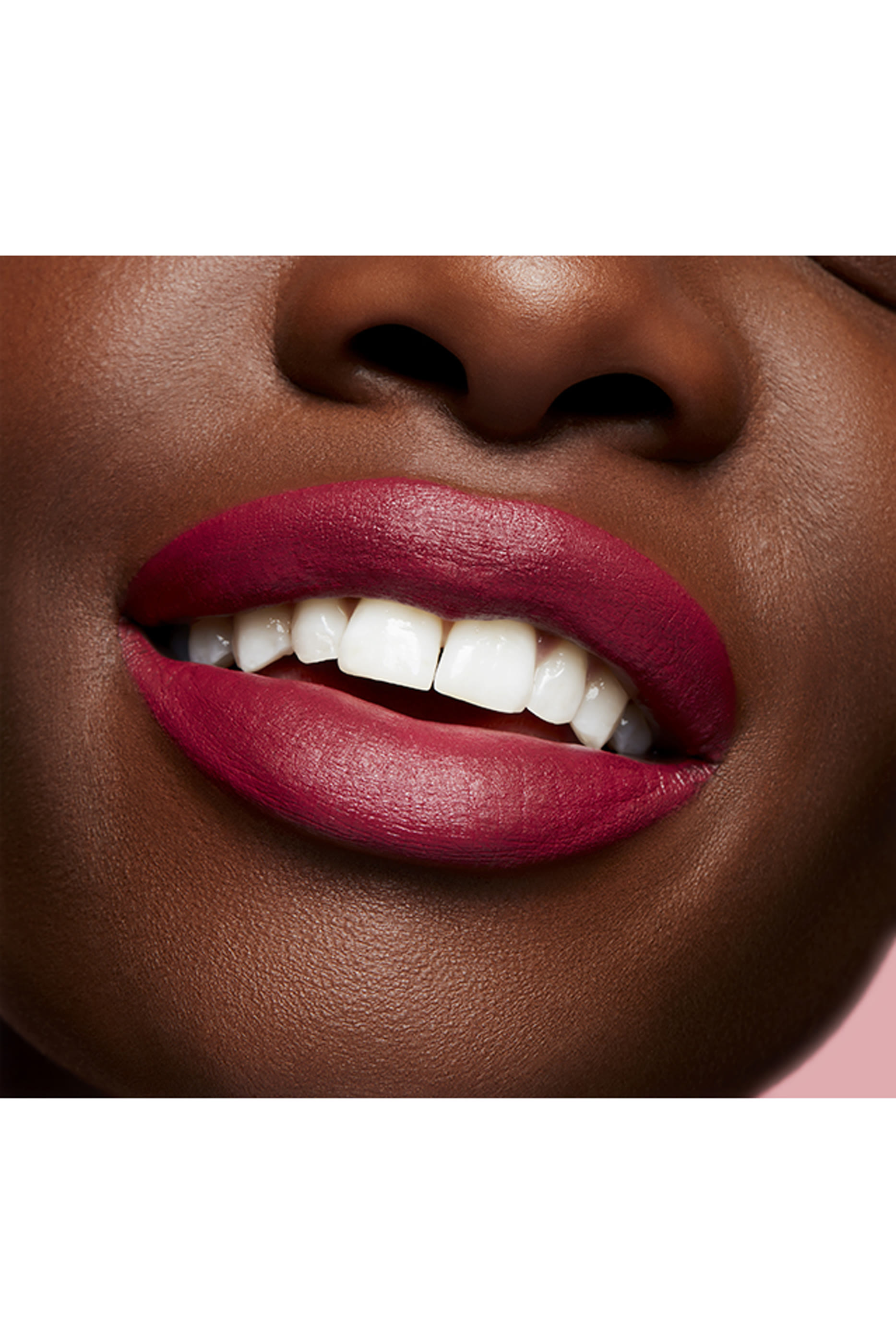 أحمر شفاه غير لامع