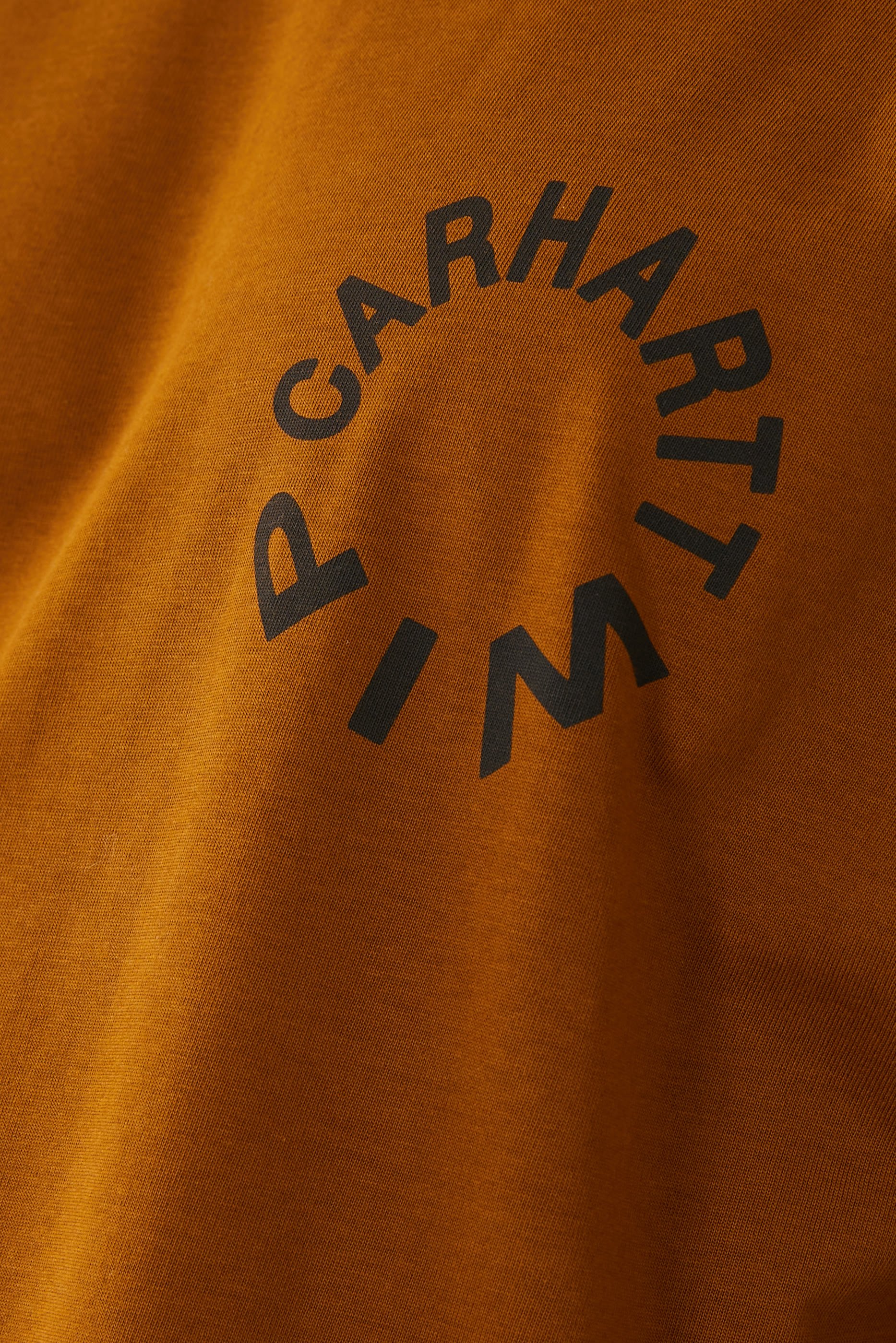 تيشيرت ورك بتصميم جامعي