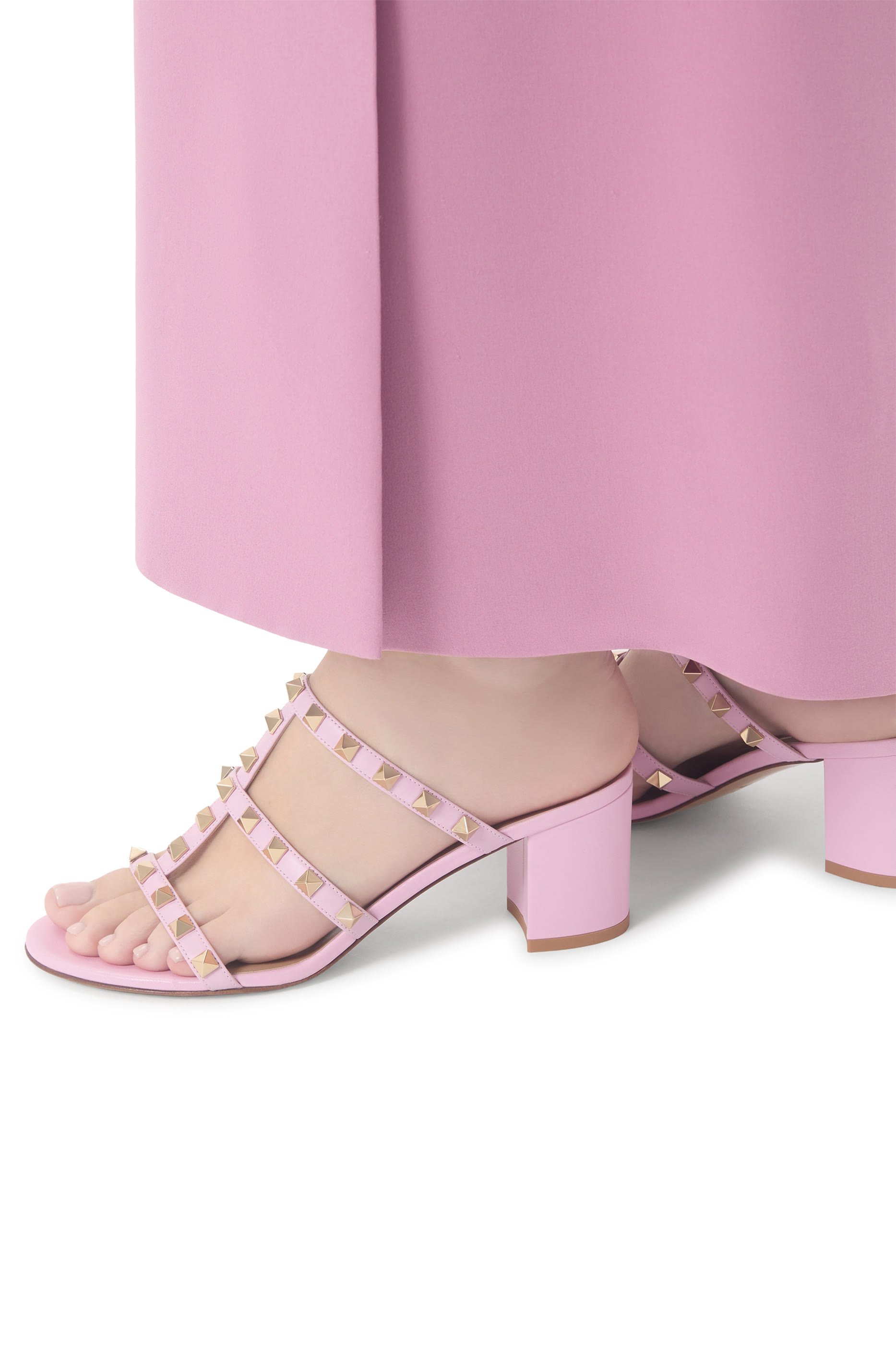 حذاء مفتوح من الخلف 60 بحلي هرمية جلد عجل