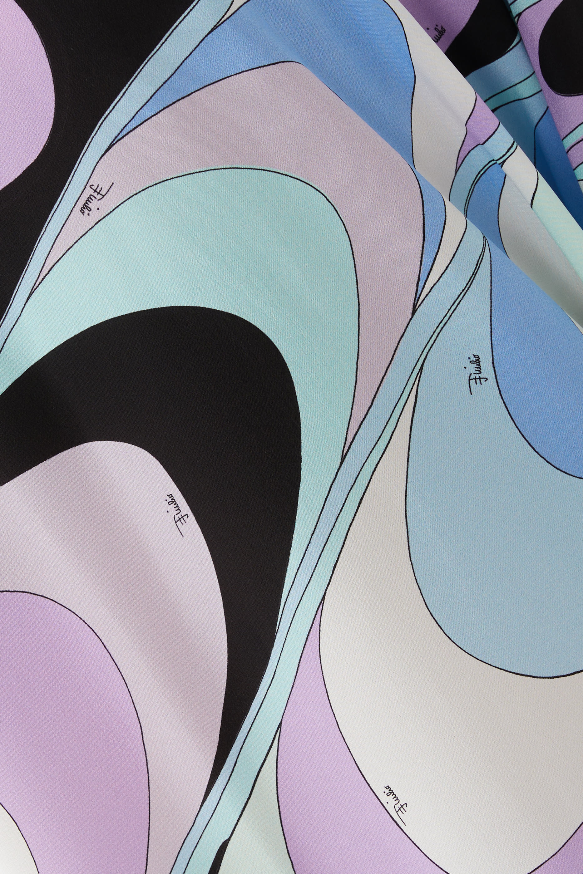 قفطان بطبعات إيرايد قماش كريب دي شين حريري