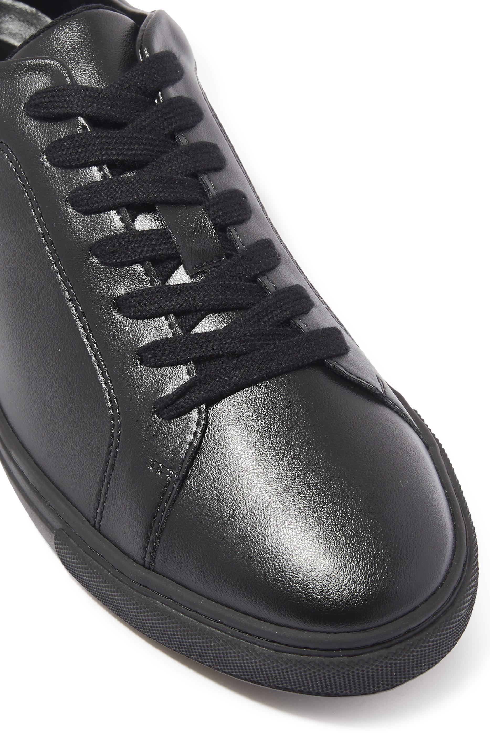 سنيكرز جلد جرايب