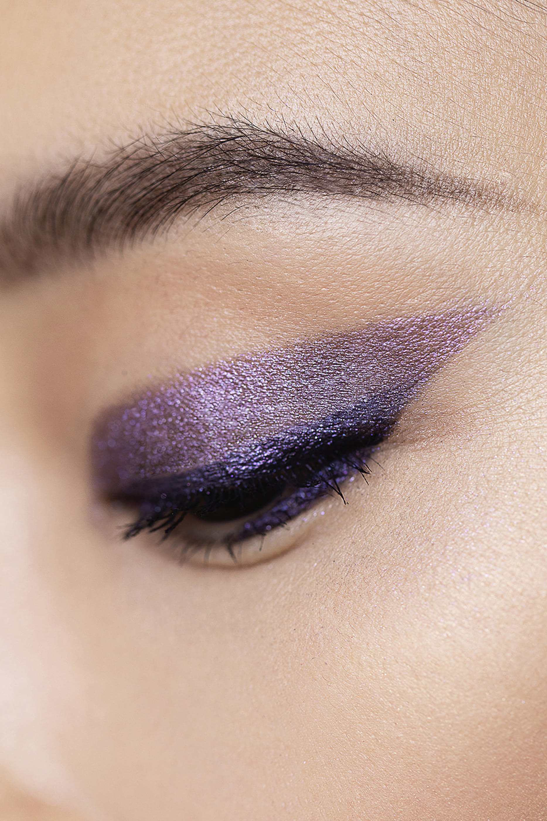 فرشاة تحديد العيون